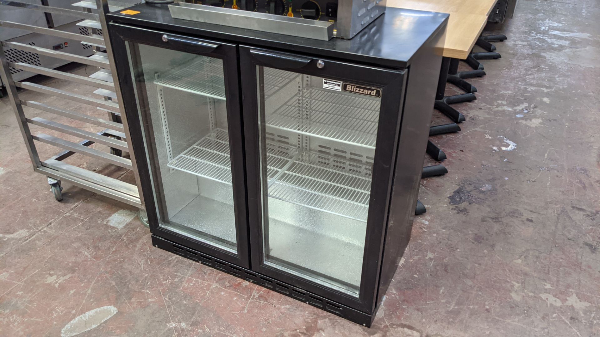 Blizzard black back bar/bottle fridge with twin clear doors - Image 4 of 6