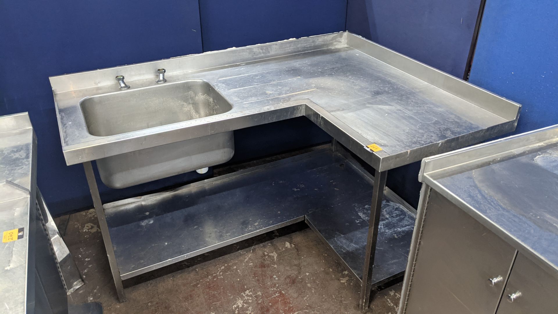 Stainless steel corner sink arrangement with max. external dimensions circa 1700mm x 1250mm x 960mm