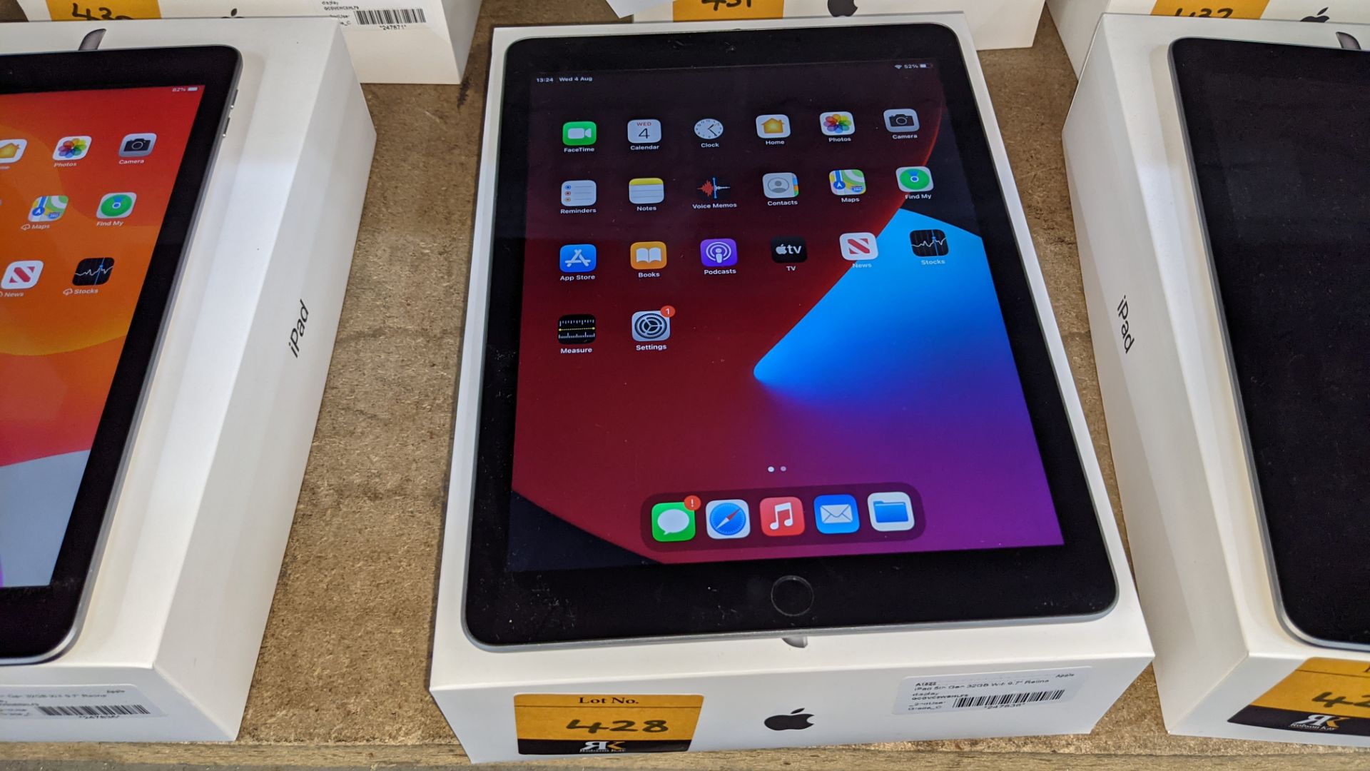 Apple iPad (space grey) 5th generation 32Gb Wi-Fi 9.7" Retina screen. Product code A1822. Apple A9