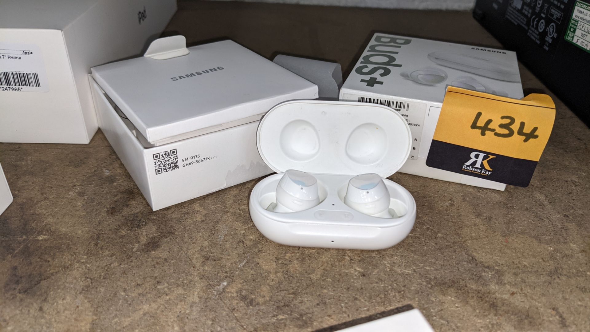 Samsung Galaxy Buds+ wireless earphones including wireless charging case, box & book pack. NB Water - Image 5 of 16