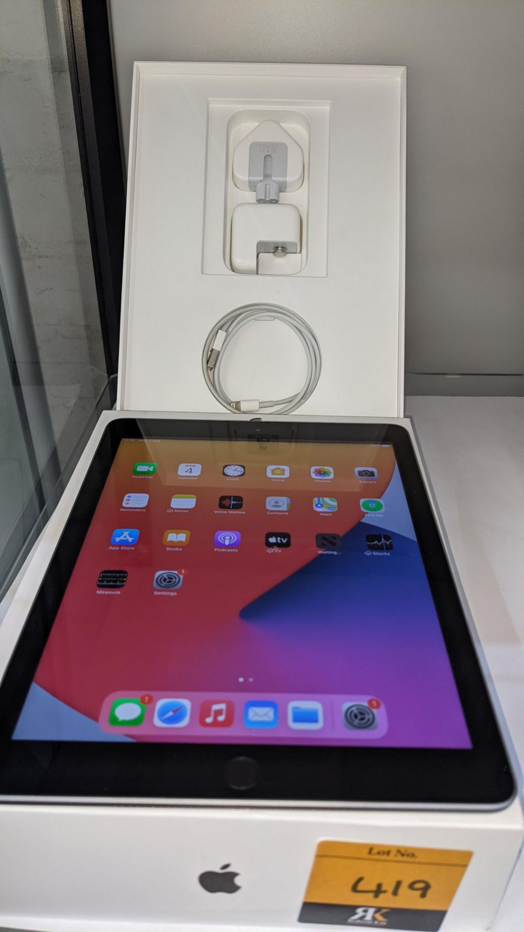 Apple iPad (space grey) 5th generation 32Gb Wi-Fi 9.7" Retina screen. Product code A1822. Apple A9