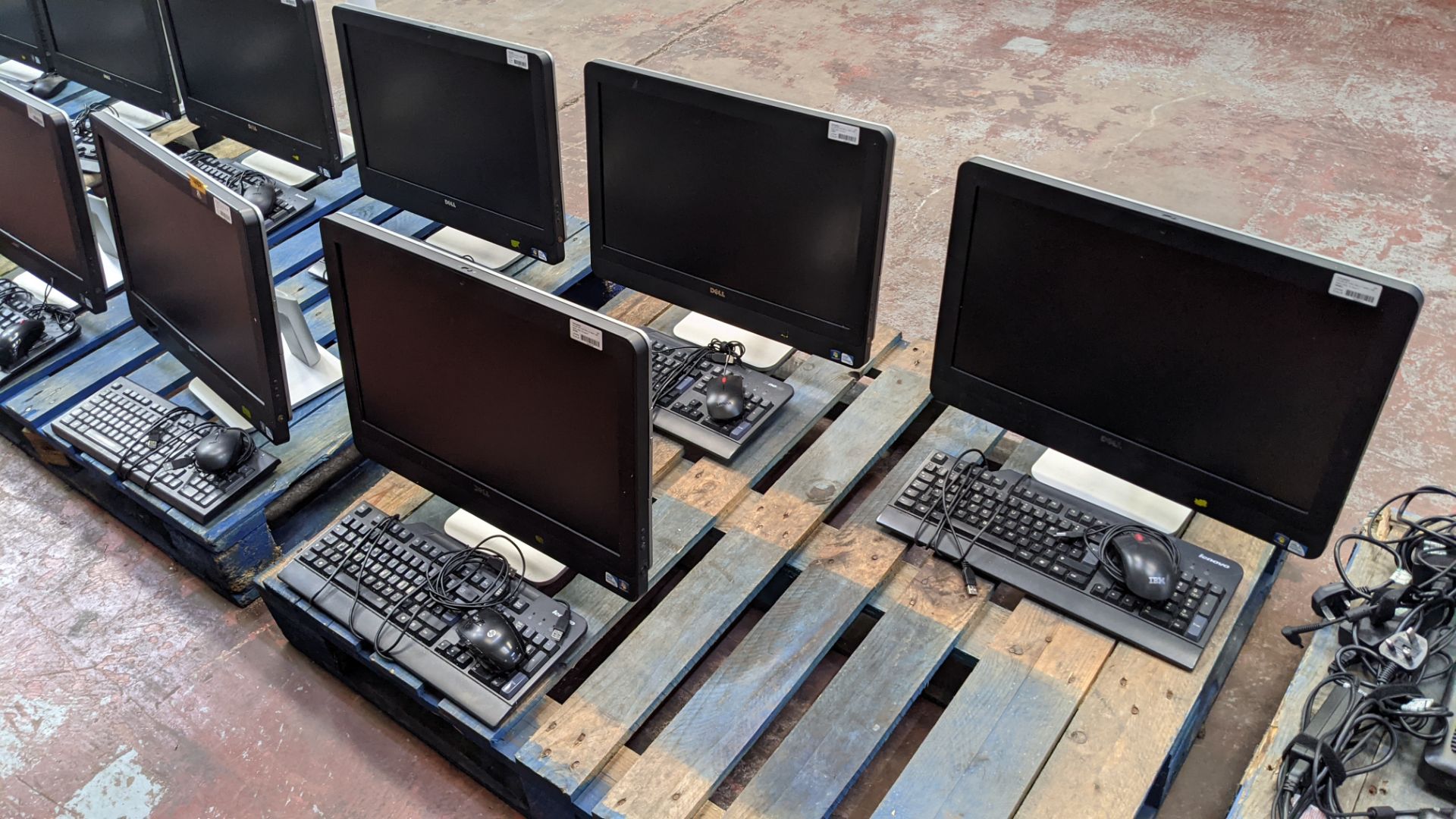 5 off Dell all-in-one computers each with built-in 23" widescreen display. Optiplex 9010 with Penti - Image 3 of 11