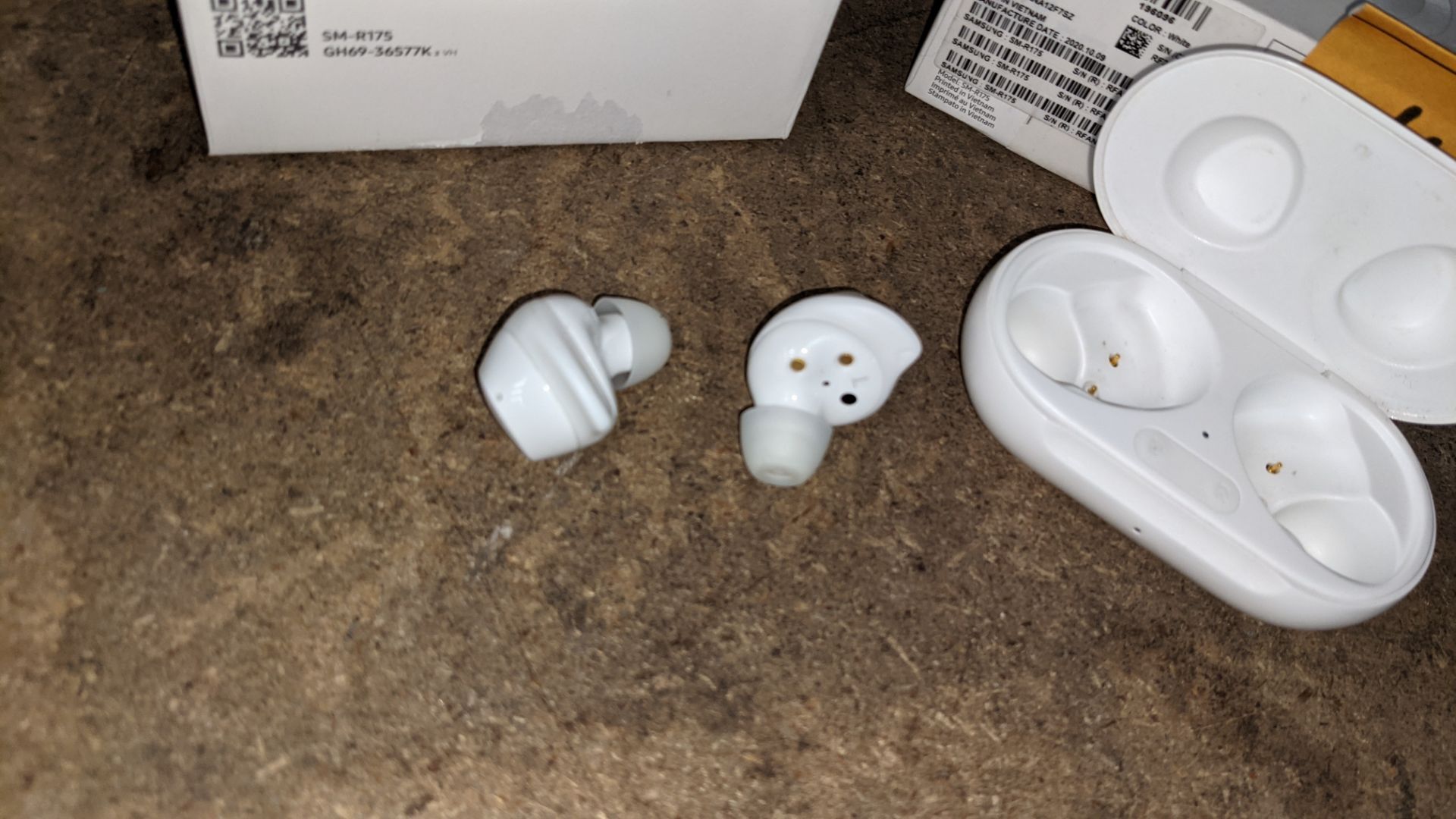 Samsung Galaxy Buds+ wireless earphones including wireless charging case, box & book pack. NB Water - Image 9 of 16