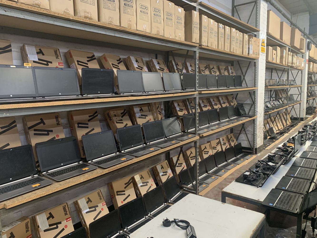 NO RESERVE I.T. EQUIPMENT SALE: 1,000s of iPads, Notebooks, Desktops and Networking equipment