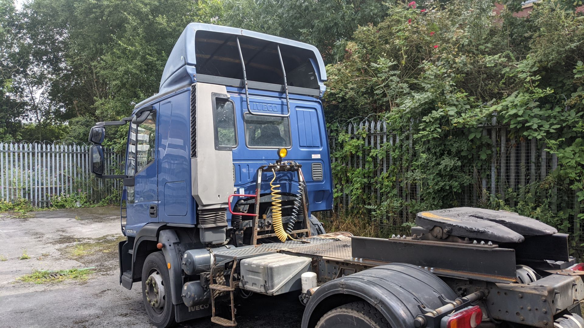 2011 Iveco Euro 120E25 EEV 24 tonne tractor unit, S-Auto gearbox, 5880cc diesel engine. - Image 9 of 42