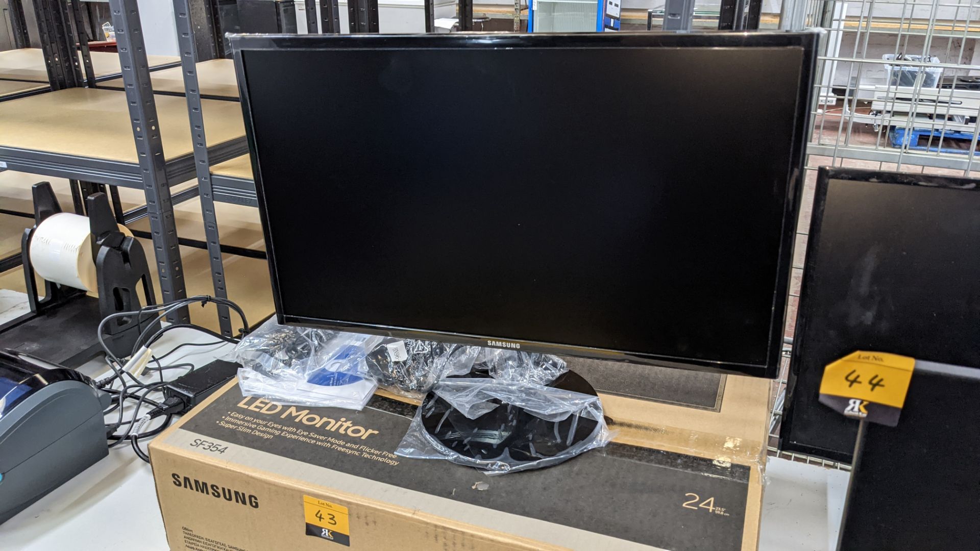 Samsung 24" widescreen LED monitor model SF354 including box - appears new/unused - Image 4 of 6