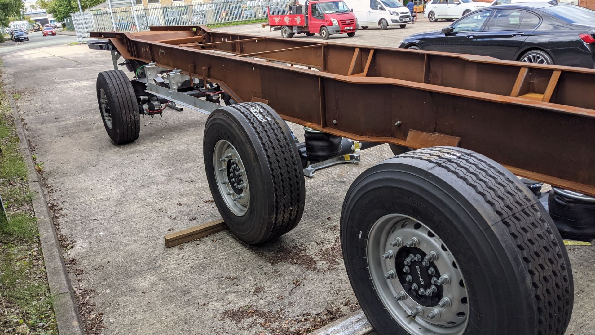 6 wheel trailer, total length approximately 35'. This trailer was used for development/prototype pu - Image 19 of 34