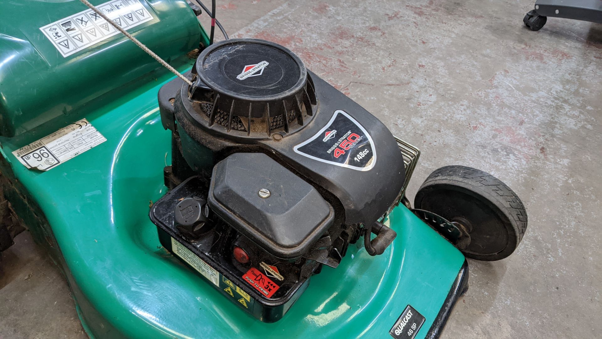 Qualcast 46SP lawnmower with Briggs & Stratton 450 Series 148cc engine - Image 6 of 13