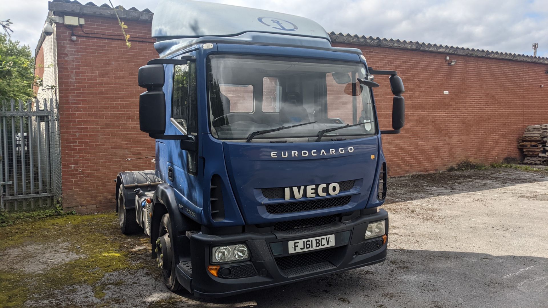 2011 Iveco Euro 120E25 EEV 24 tonne tractor unit, S-Auto gearbox, 5880cc diesel engine. - Image 25 of 42