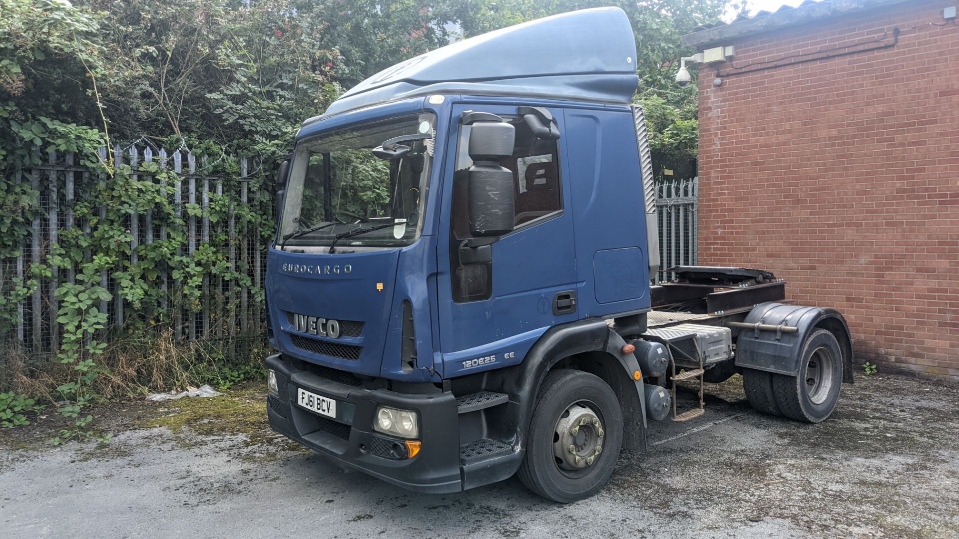 2011 Iveco Euro 120E25 EEV 24 tonne tractor unit, S-Auto gearbox, 5880cc diesel engine.