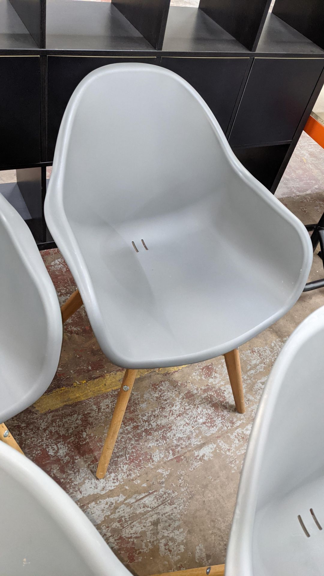 4 off matching modern chairs each comprising wooden frame with grey plastic seat - Image 5 of 6