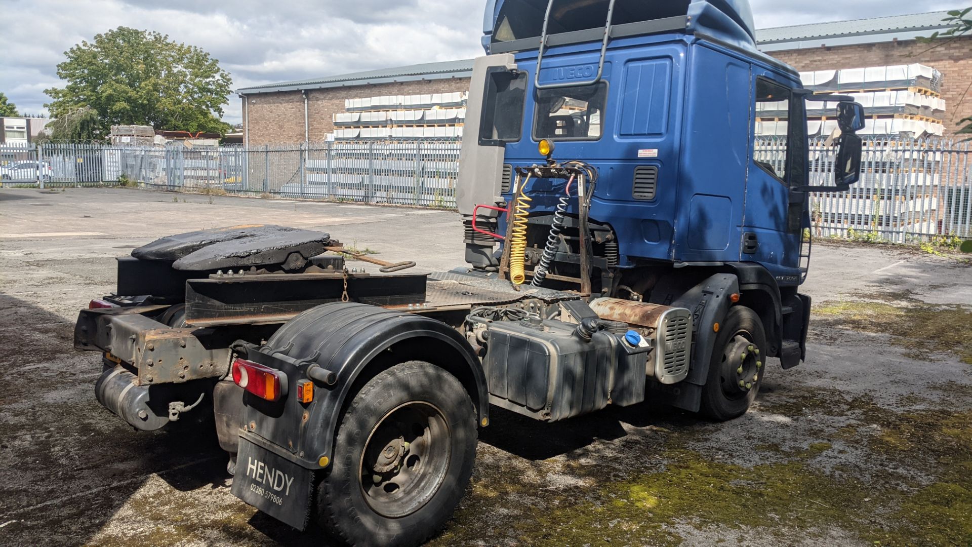 2011 Iveco Euro 120E25 EEV 24 tonne tractor unit, S-Auto gearbox, 5880cc diesel engine. - Image 5 of 42