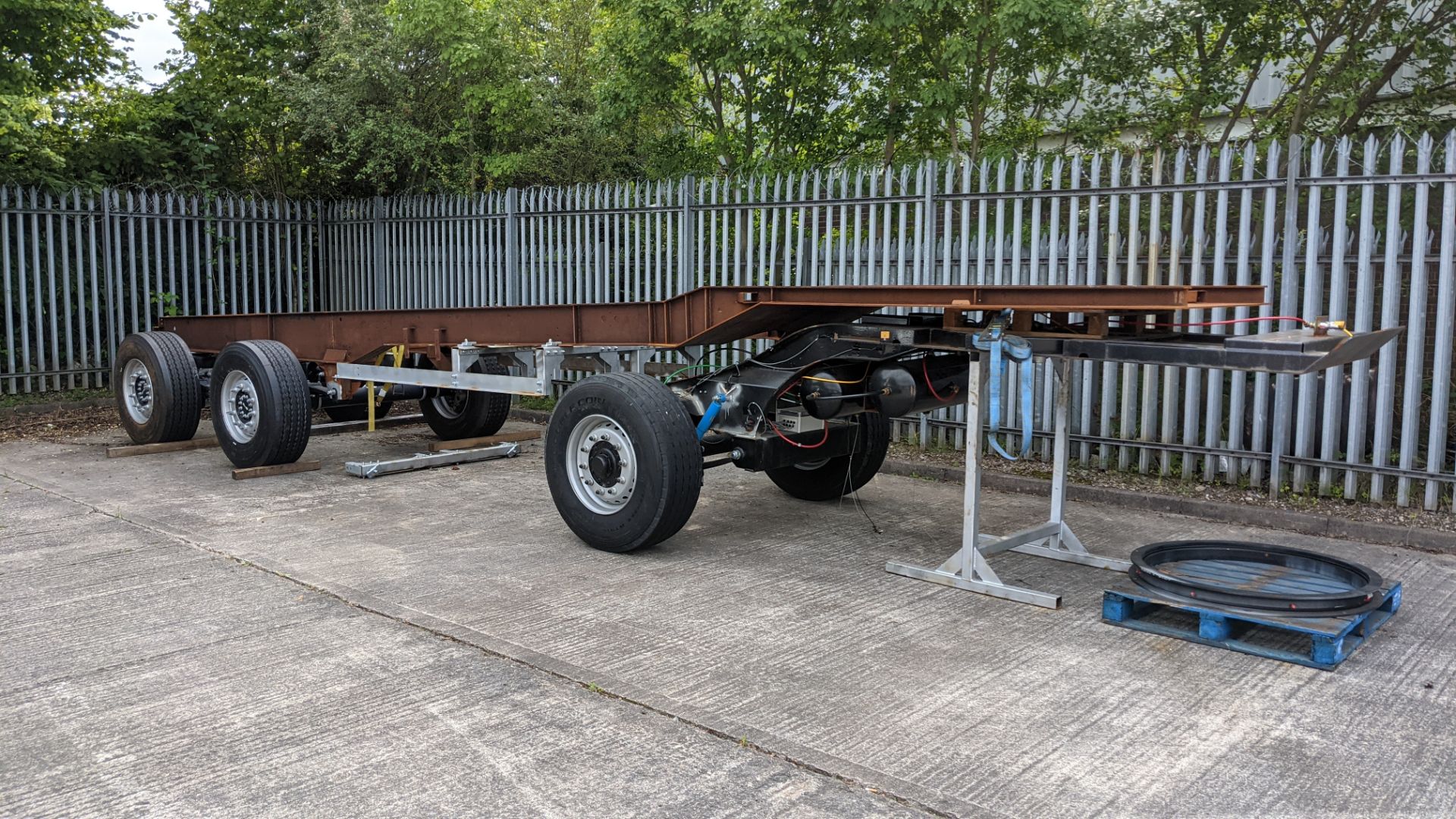 6 wheel trailer, total length approximately 35'. This trailer was used for development/prototype pu - Image 2 of 34