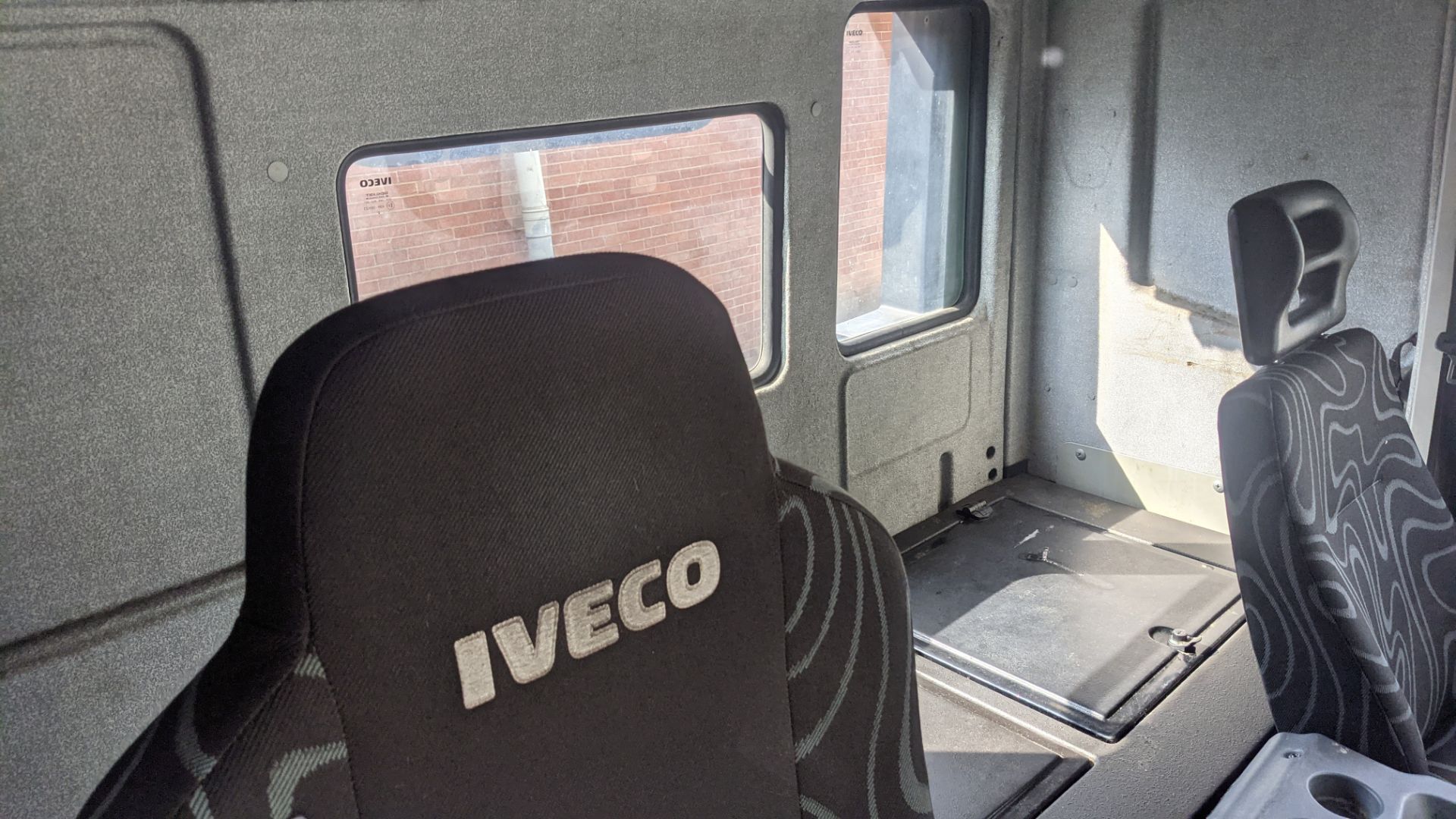 2011 Iveco Euro 120E25 EEV 24 tonne tractor unit, S-Auto gearbox, 5880cc diesel engine. - Image 38 of 42
