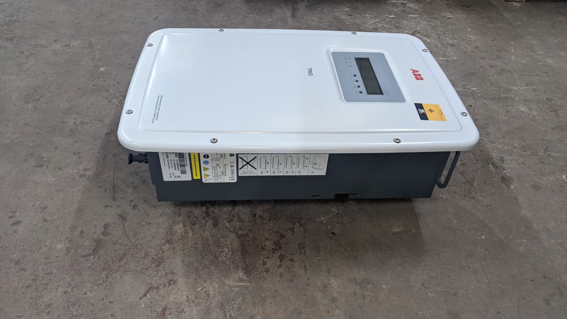 ABB Trio 7.5kW solar inverter model TRIO-7.5-TL-OUTD-S-400 - Image 4 of 18