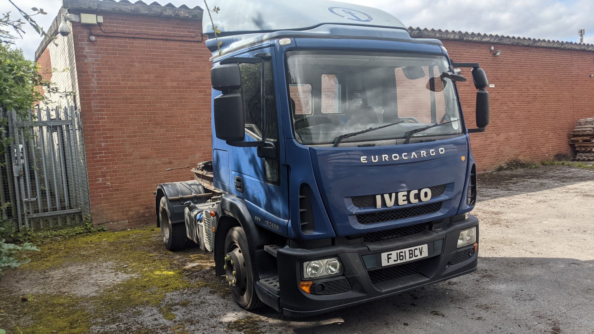 2011 Iveco Euro 120E25 EEV 24 tonne tractor unit, S-Auto gearbox, 5880cc diesel engine. - Image 26 of 42