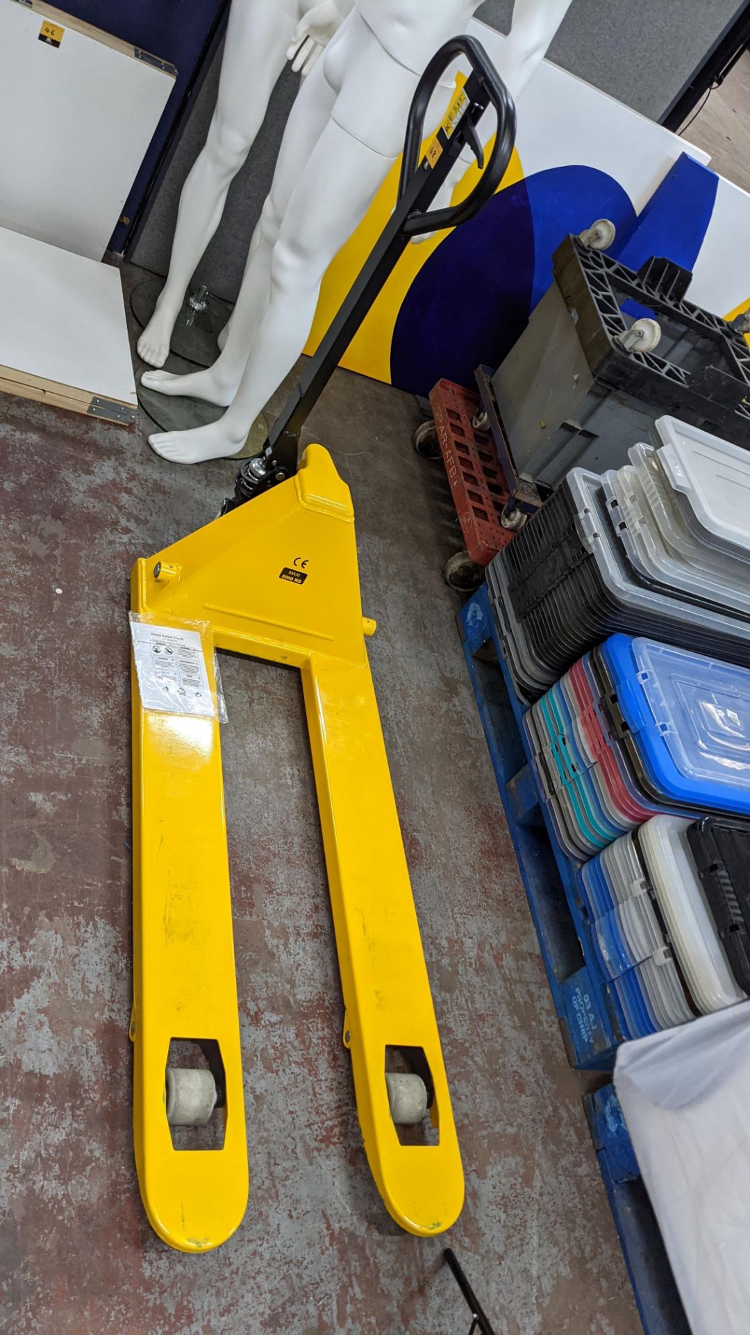 Euro pallet truck - 2000kg capacity, including manual