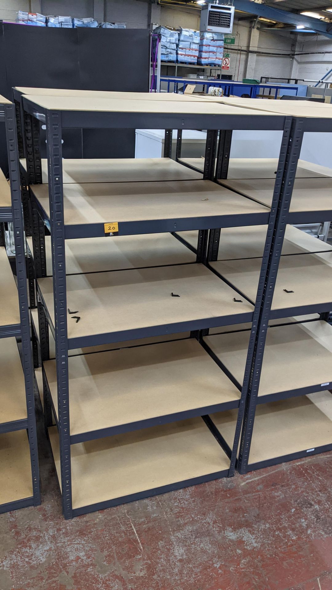 4 freestanding bays of bolt-free racking, each bay measuring approximately 900mm x 600mm x 1800mm, e - Image 4 of 7