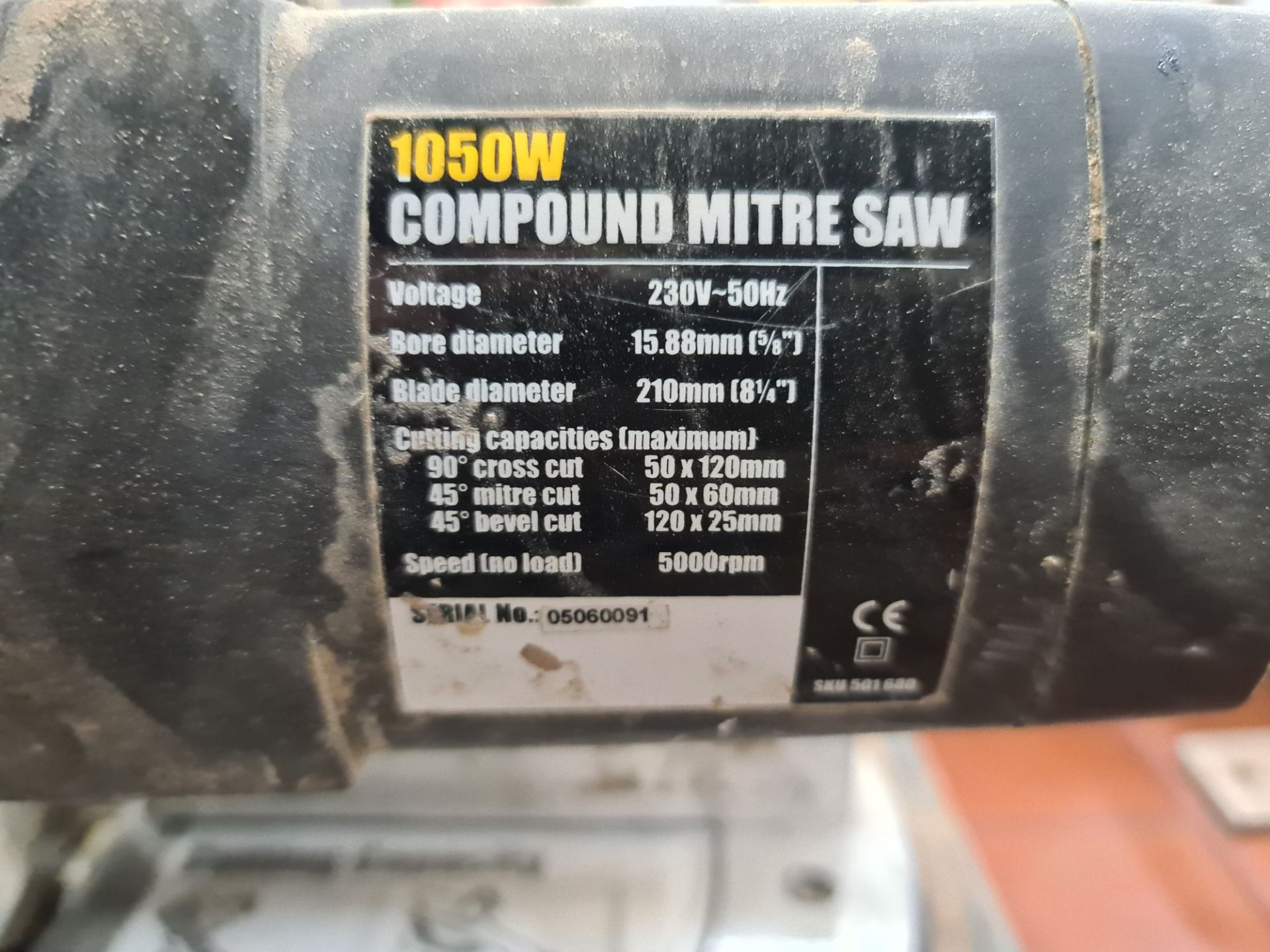 Wickes 1,050w compound mitre saw - Image 4 of 5