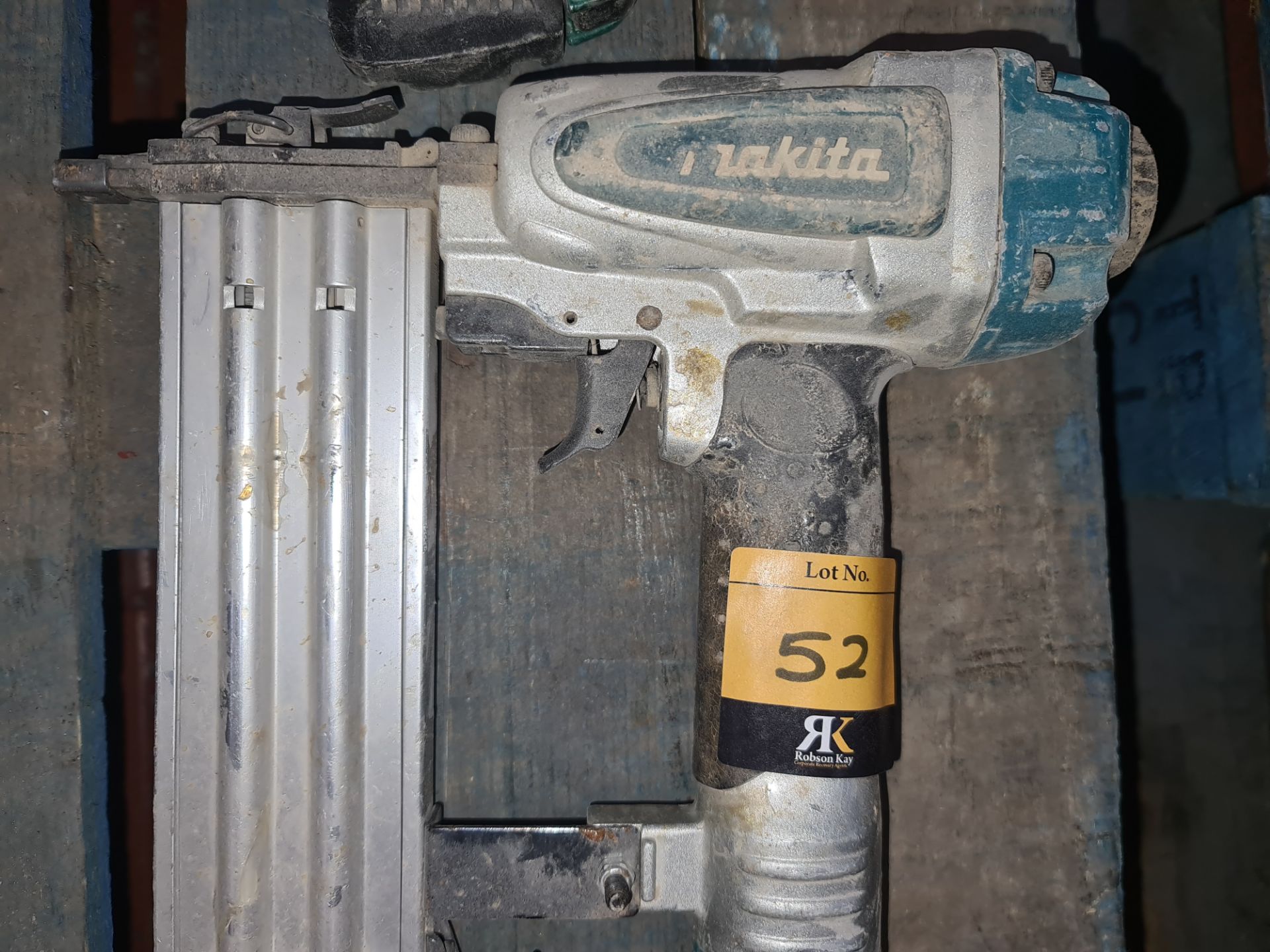 Makita air nail gun - Image 3 of 3