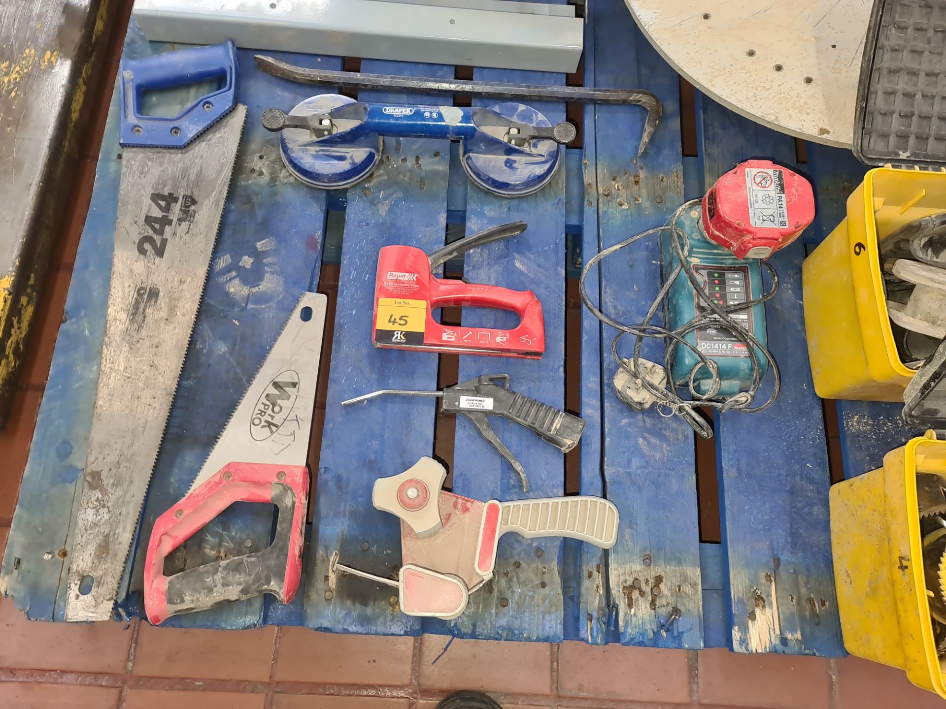 Contents of a pallet of miscellaneous items including hand tools, boring heads, handling equipment, - Image 2 of 6