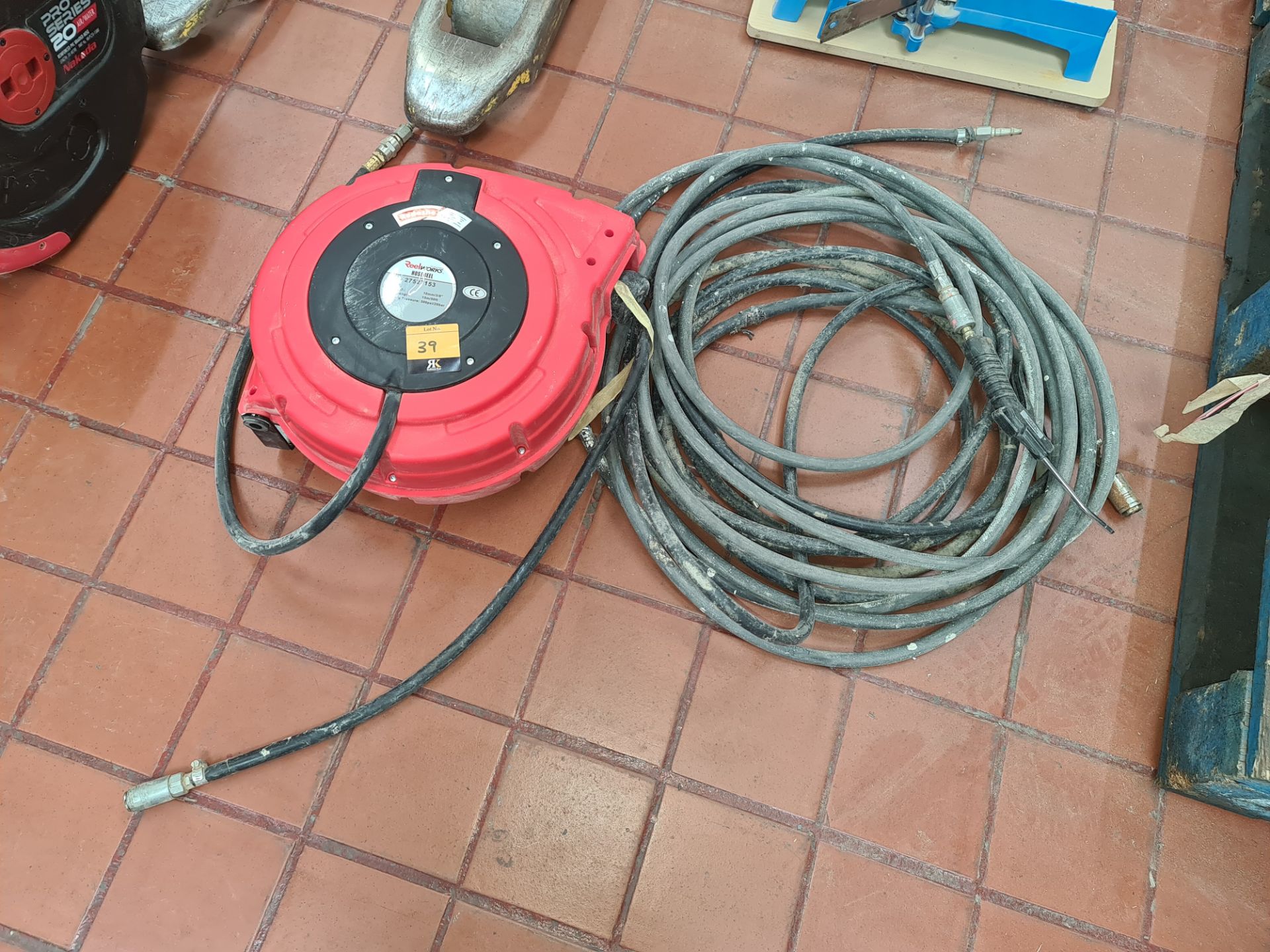 Redashe Reelworks hose reel air hose reel with 15m hose. This lot also includes quantity of air hose