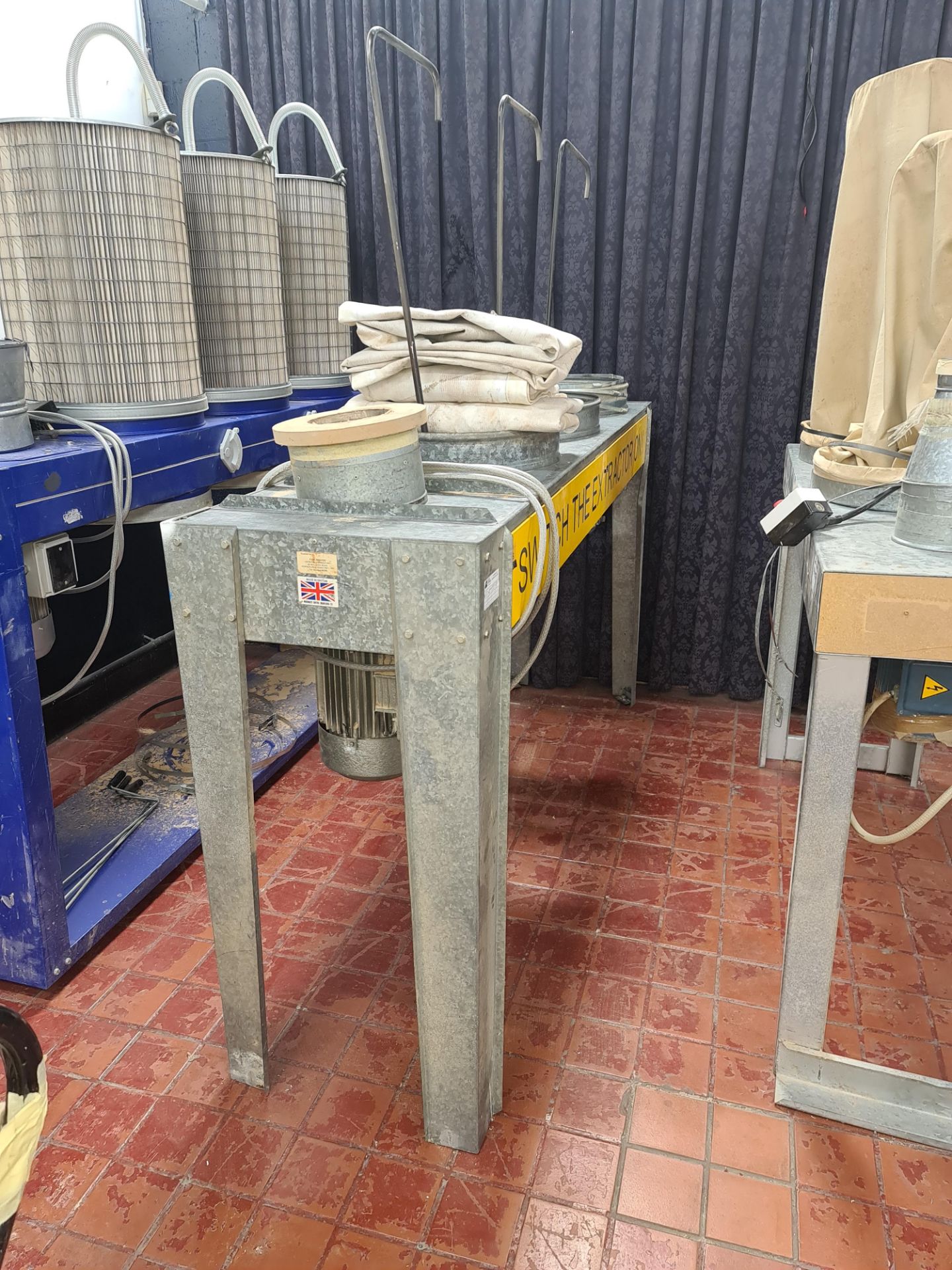 Multi-bag dust extractor NB. This extractor was used with lot 25, the panel saw