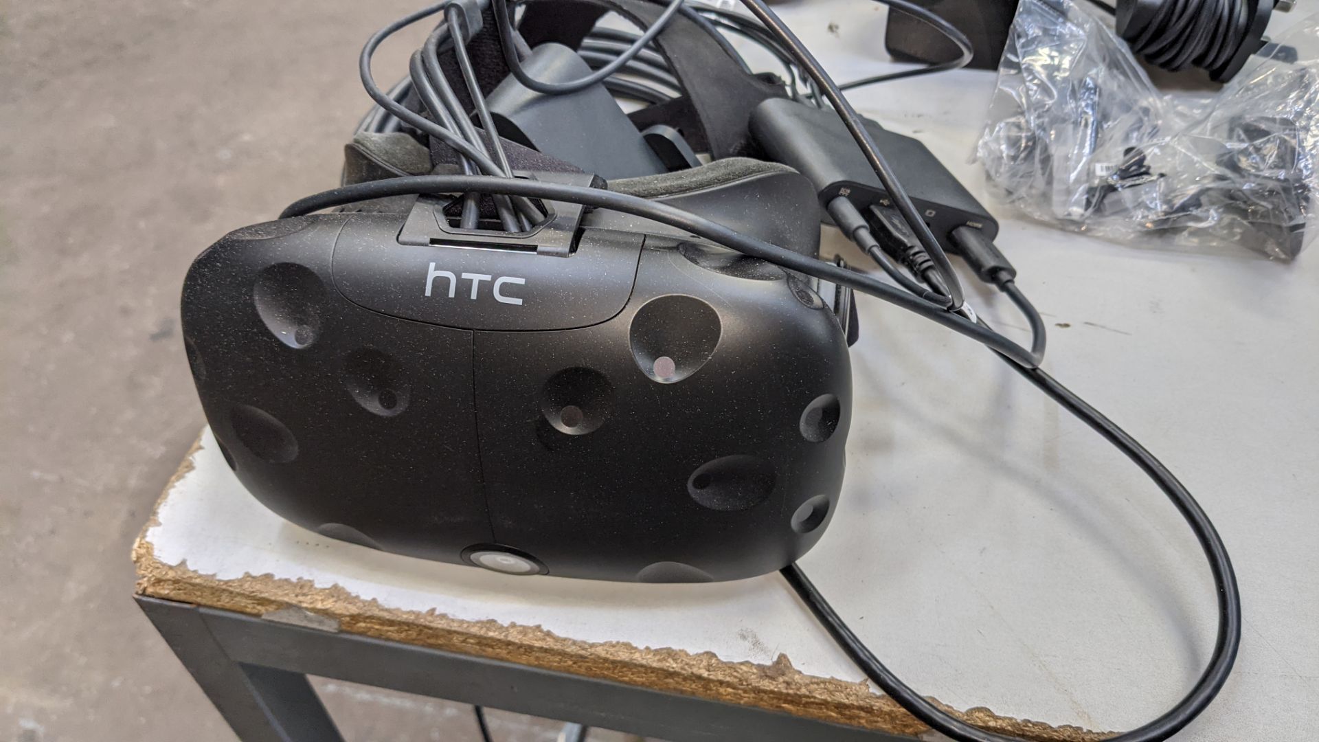 HTC Vive virtual reality kit comprising headset, controllers, base stations & more as pictured - Image 4 of 15