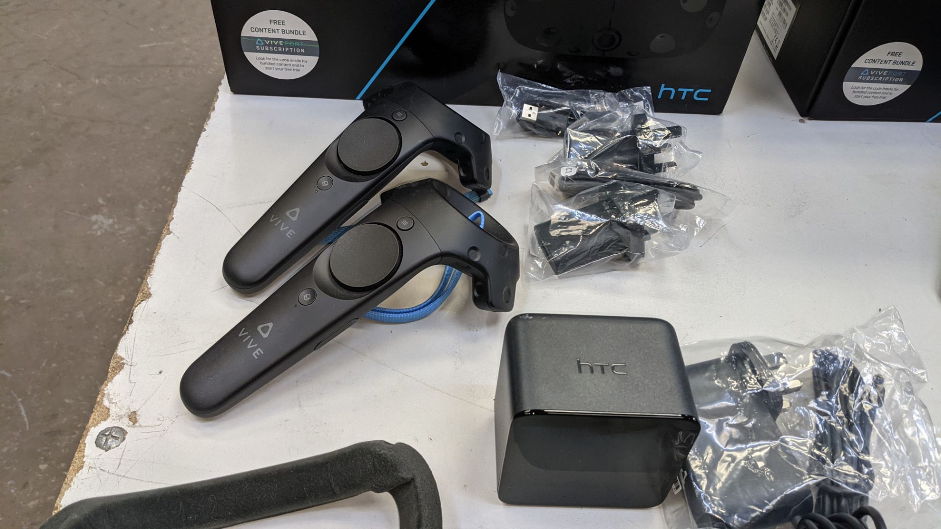 HTC Vive virtual reality kit comprising headset, controllers, base stations & more as pictured - Image 7 of 15