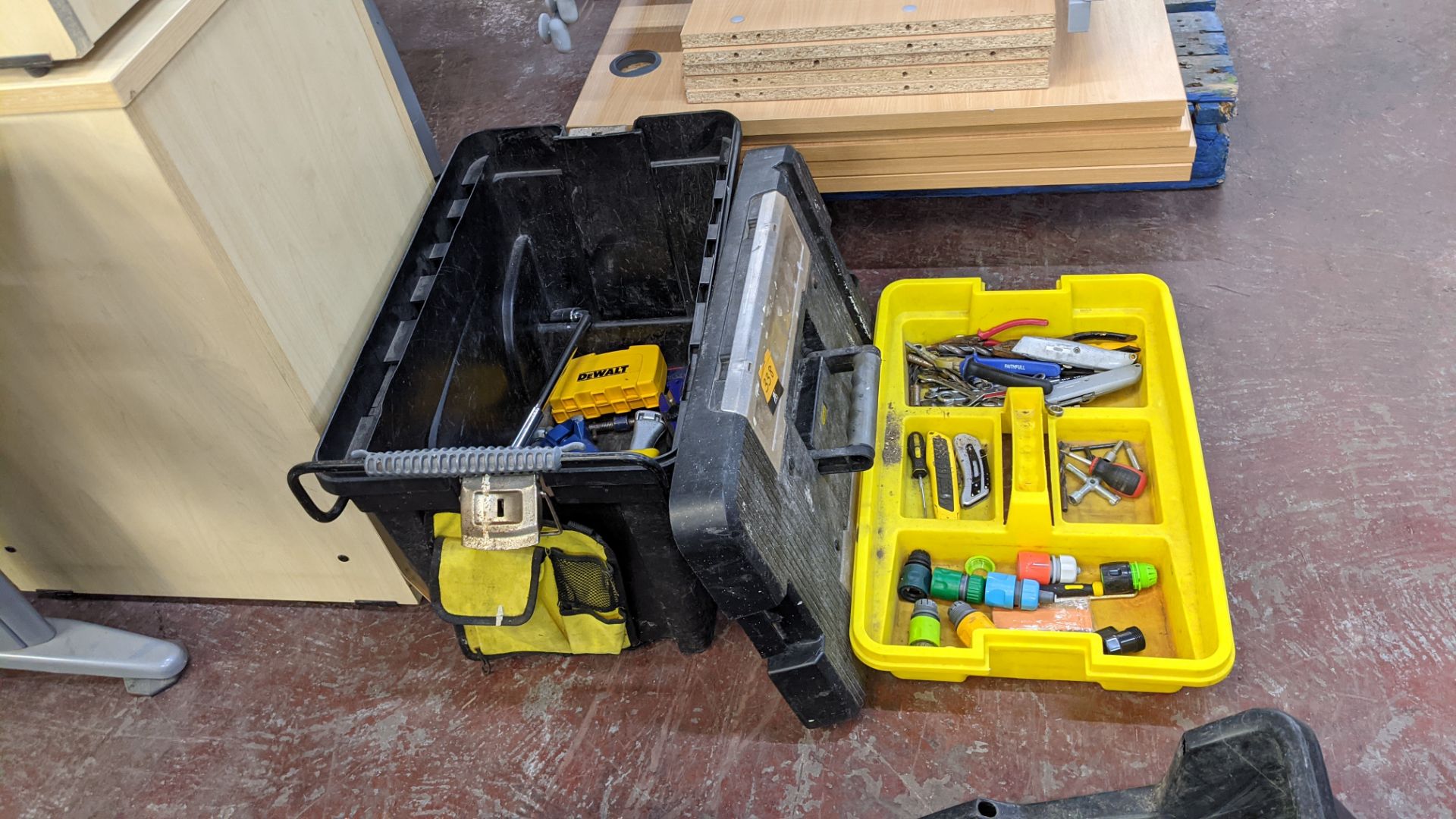 Stanley mobile toolchest with removable tray & large quantity of tools - Image 8 of 10