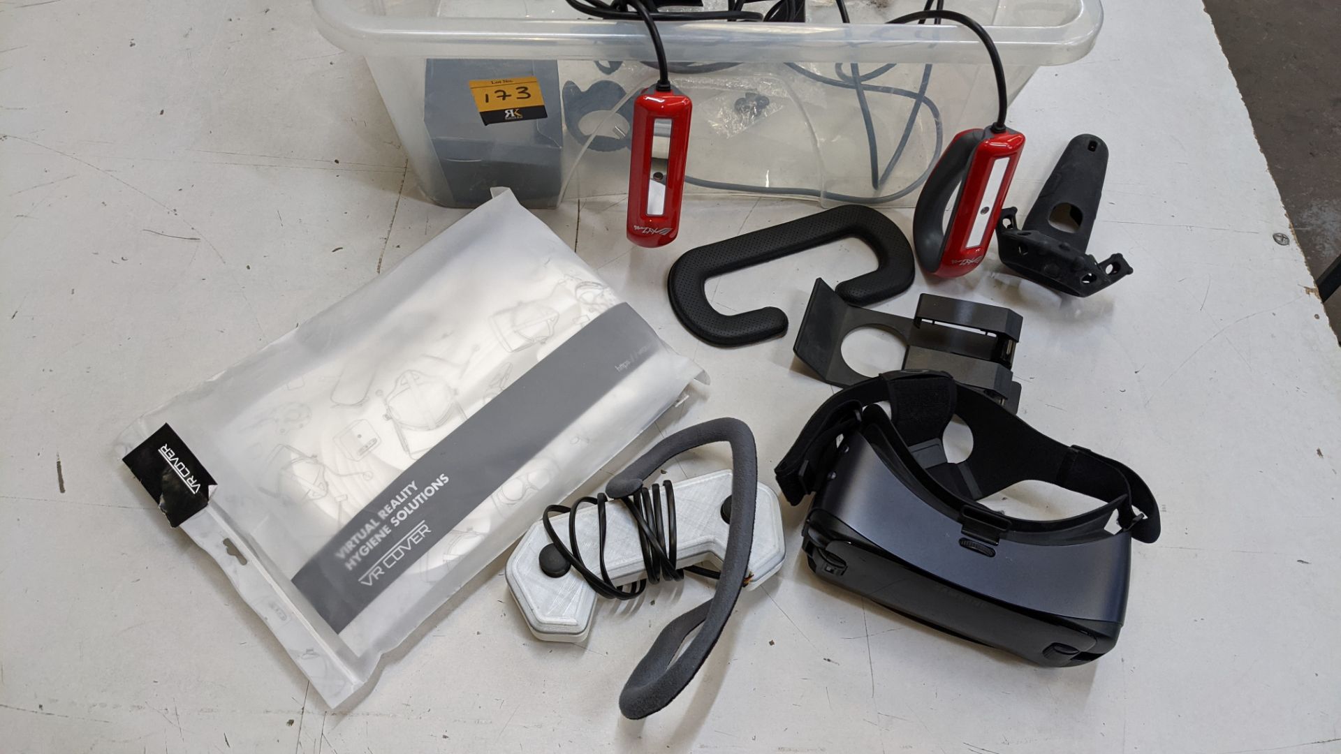 Contents of a crate of assorted virtual reality items including Samsung headset, assorted handles/co - Image 3 of 9