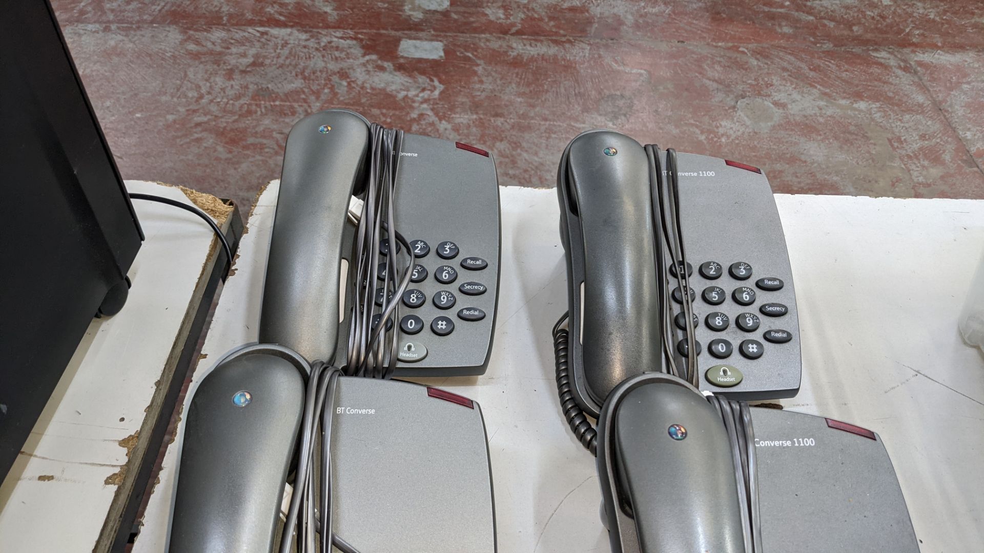 8 assorted telephone handsets - Image 6 of 6