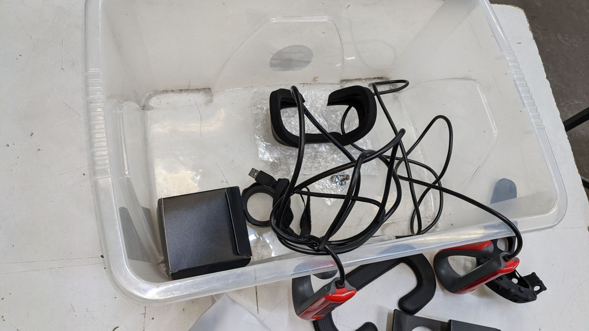 Contents of a crate of assorted virtual reality items including Samsung headset, assorted handles/co - Image 5 of 9