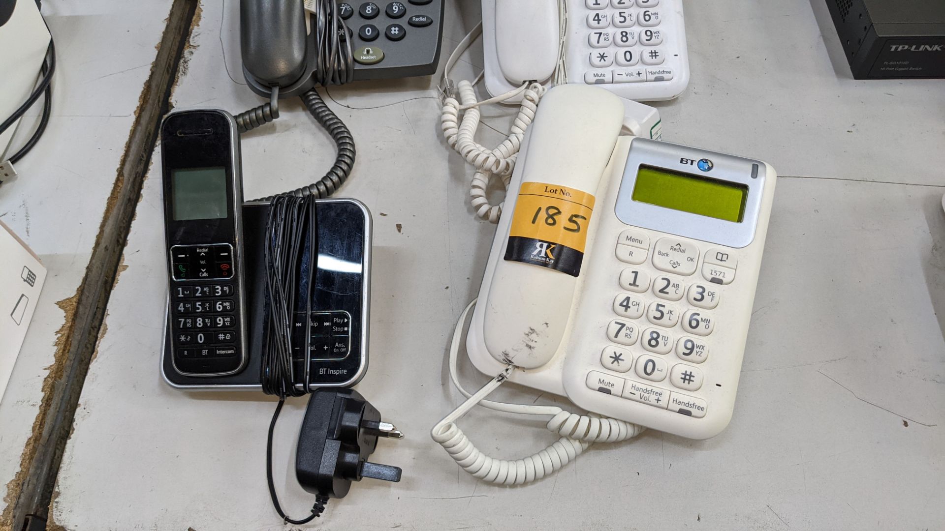 8 assorted telephone handsets - Image 3 of 6