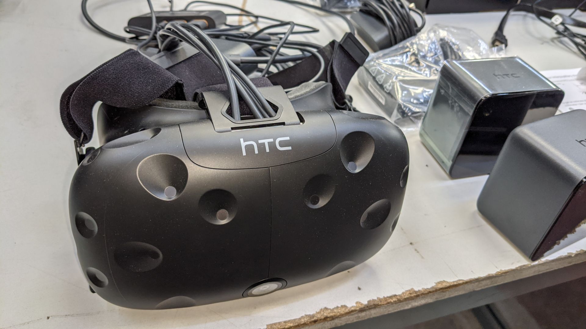 HTC Vive virtual reality kit comprising headset, controllers, base stations & more as pictured - Image 4 of 15