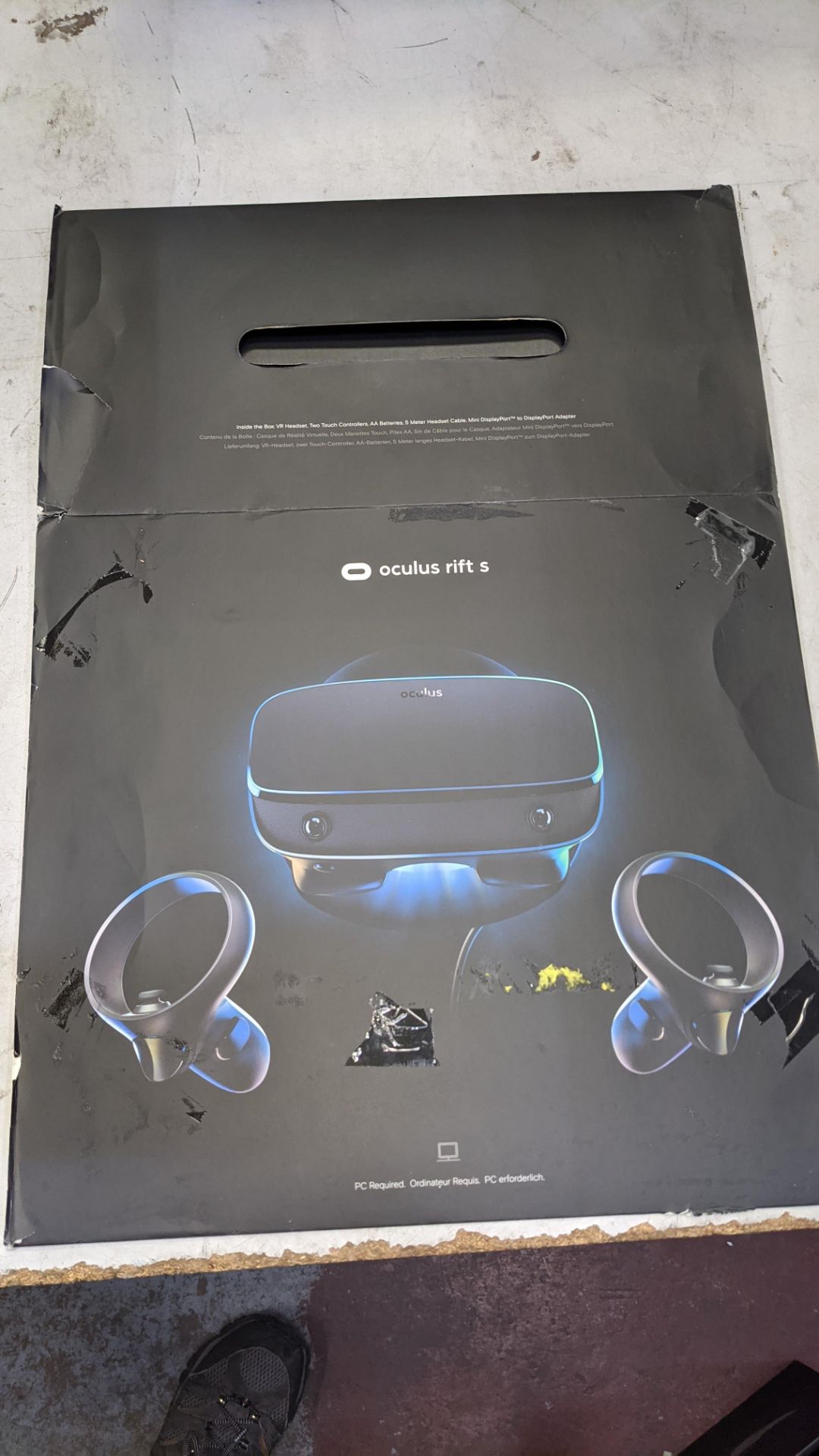 Oculus Quest virtual reality system comprising headset, controllers, cables, adapters & more - Image 3 of 10