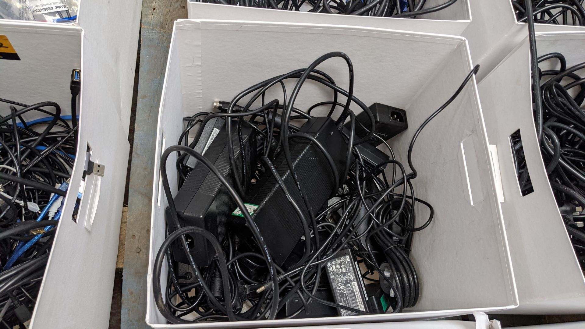 6 boxes of computer & other cables & powerpacks - Image 9 of 10