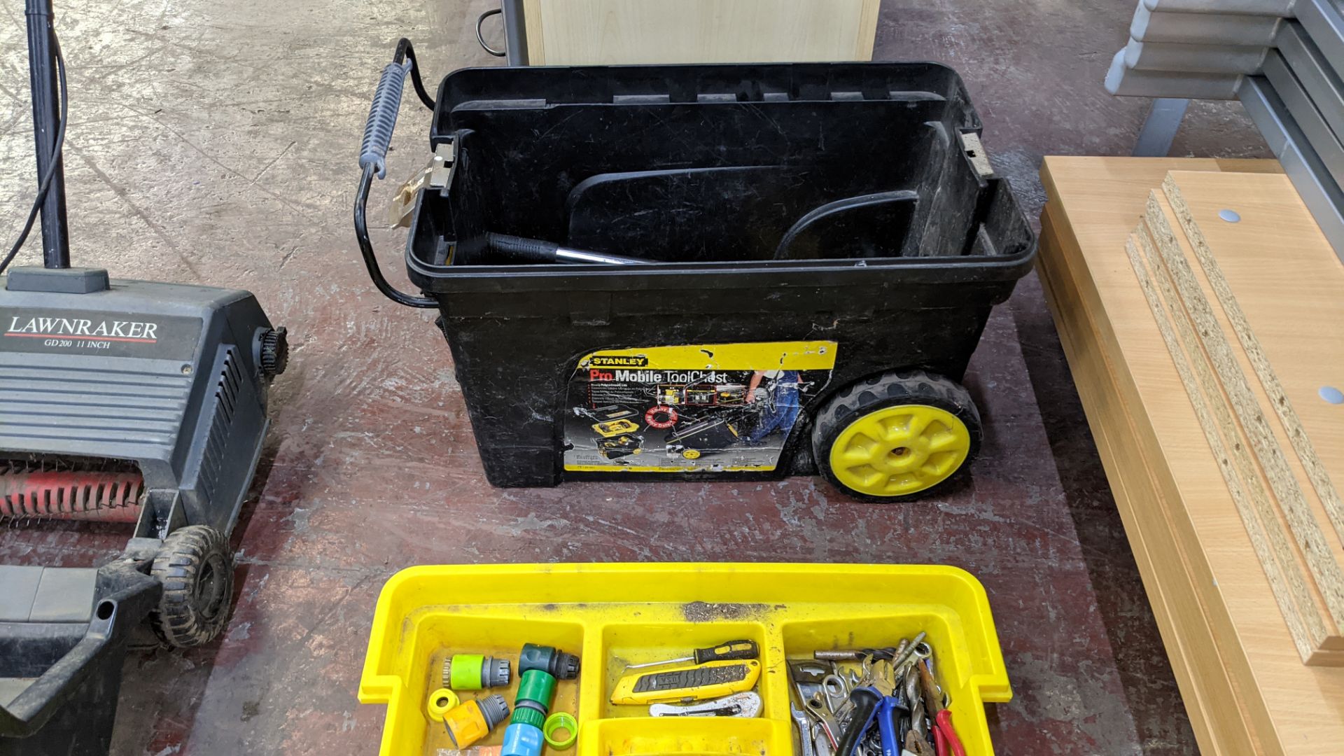 Stanley mobile toolchest with removable tray & large quantity of tools - Image 10 of 10