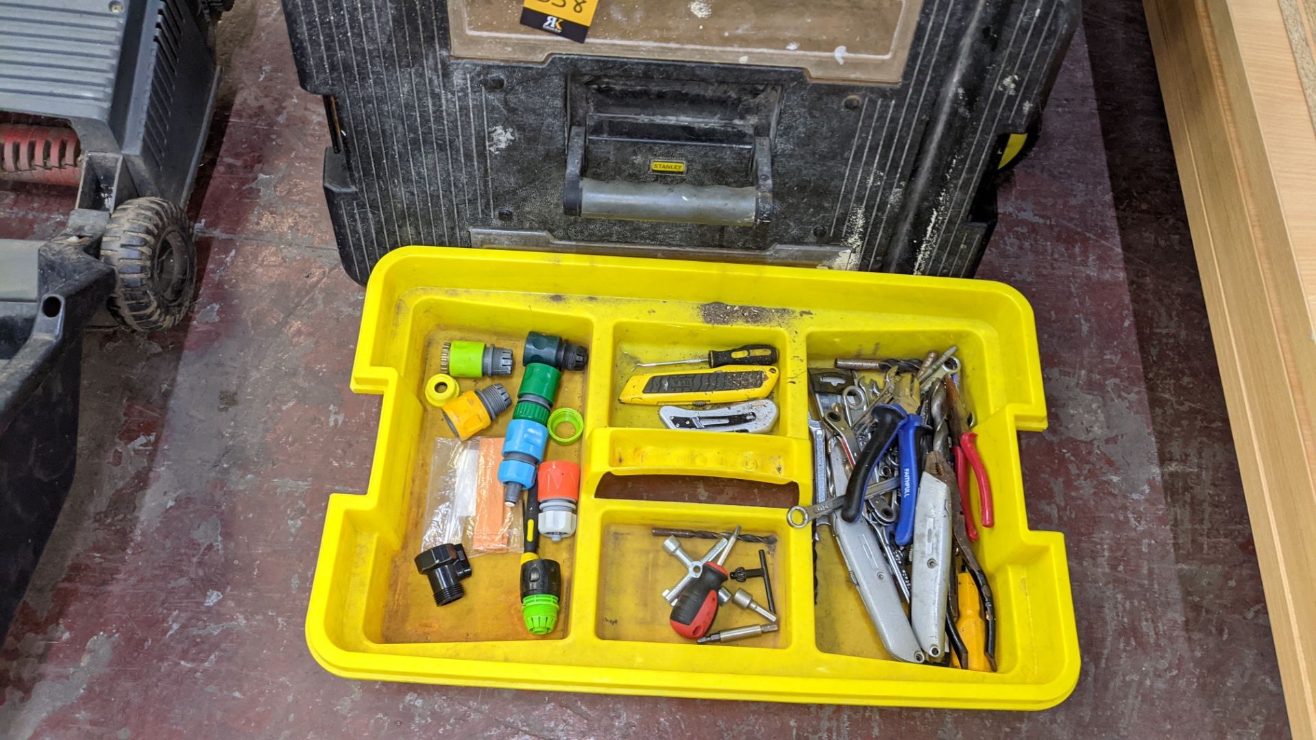 Stanley mobile toolchest with removable tray & large quantity of tools - Image 3 of 10