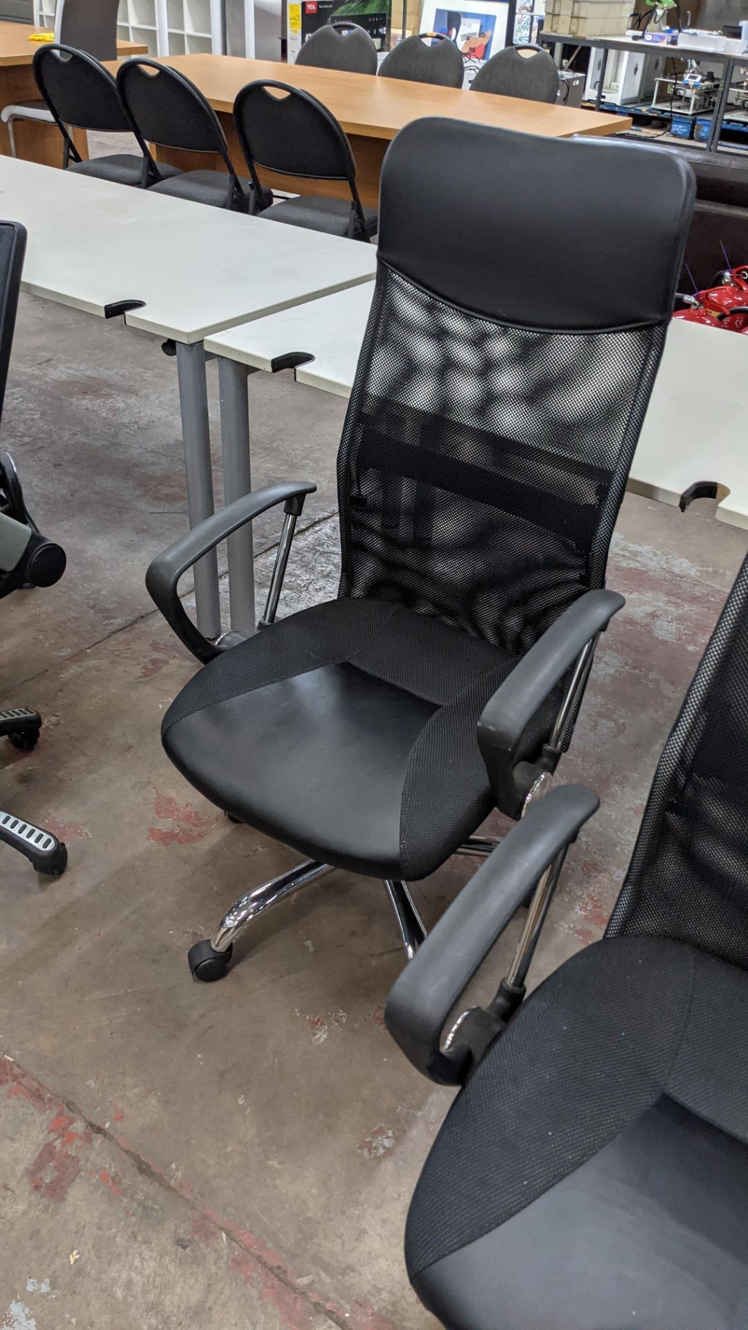 5 off matching black mesh back exec chairs on chrome bases - Image 7 of 9