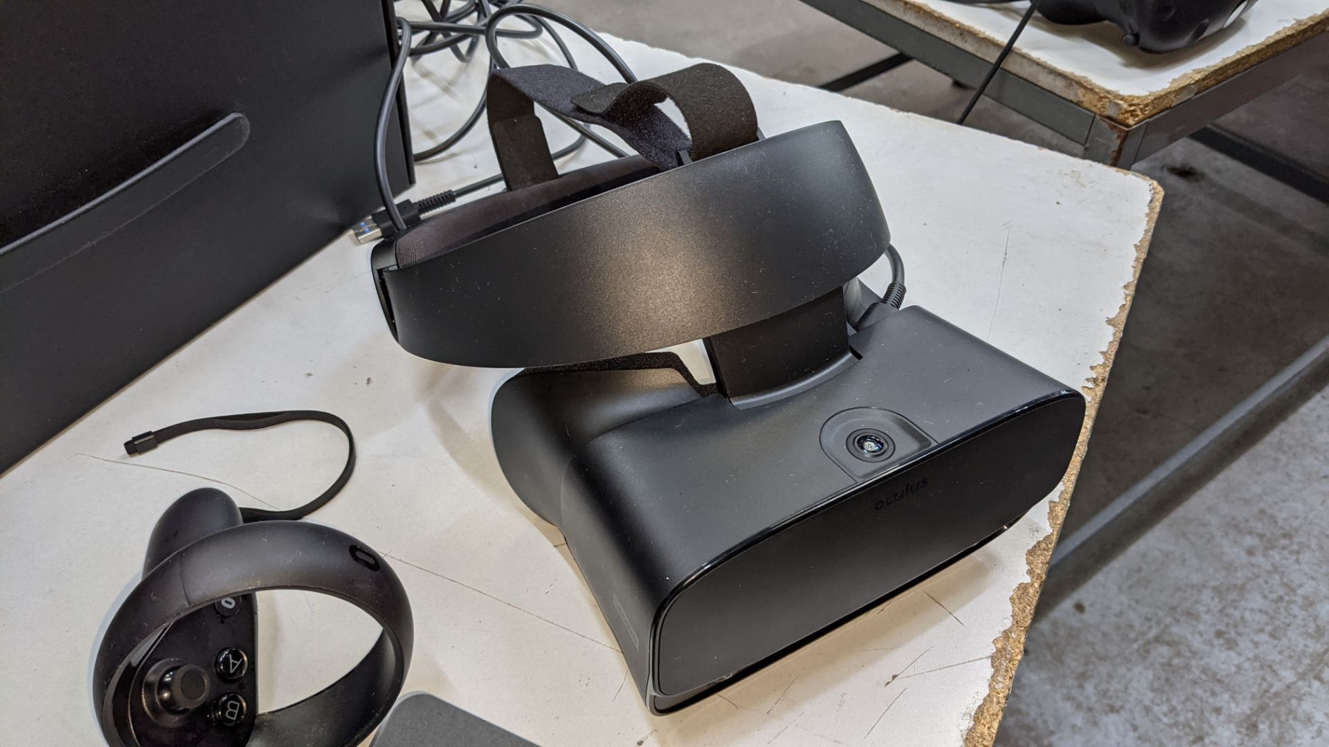 Oculus Rift S virtual reality system comprising headset, controllers, cables, adapters & more - Image 6 of 11