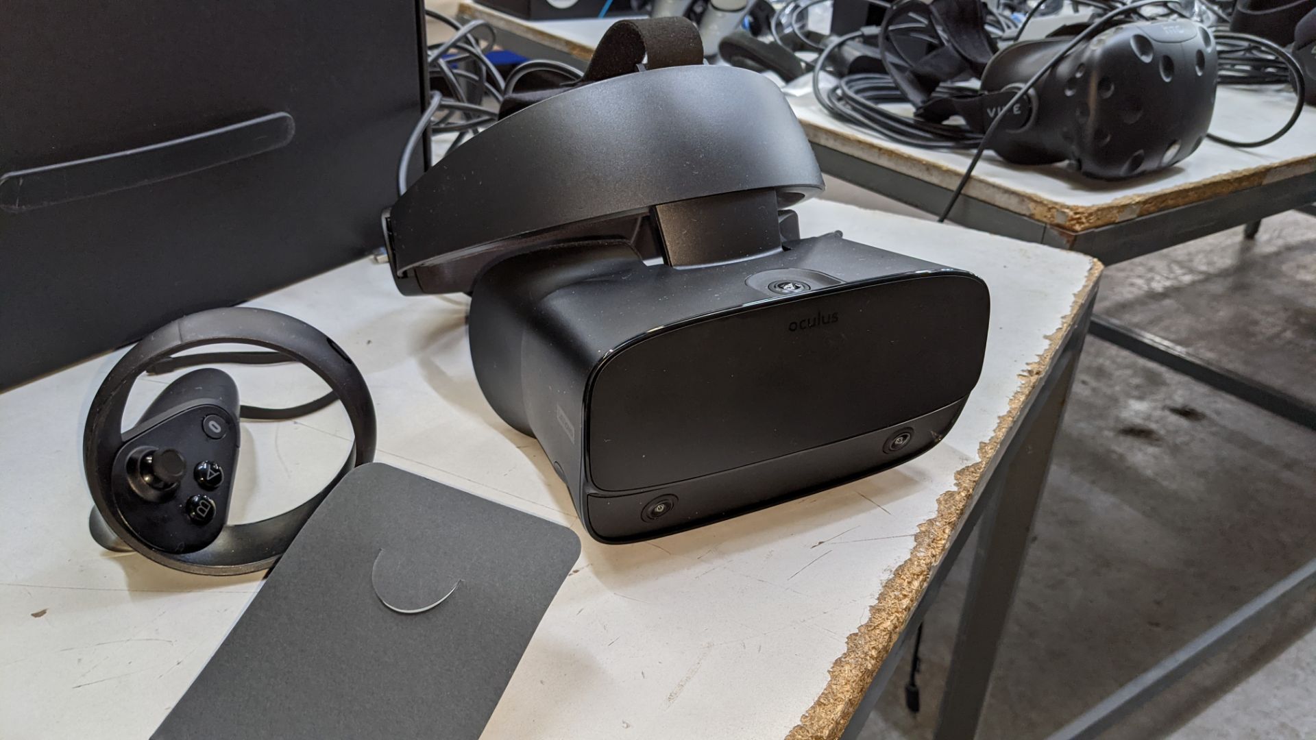 Oculus Rift S virtual reality system comprising headset, controllers, cables, adapters & more - Image 7 of 11