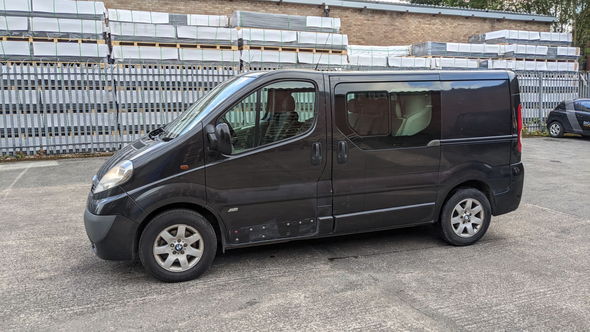 2013 Vauxhall Vivaro 2900 Sportive CDTI SWB panel van with second row of seats - Image 9 of 45