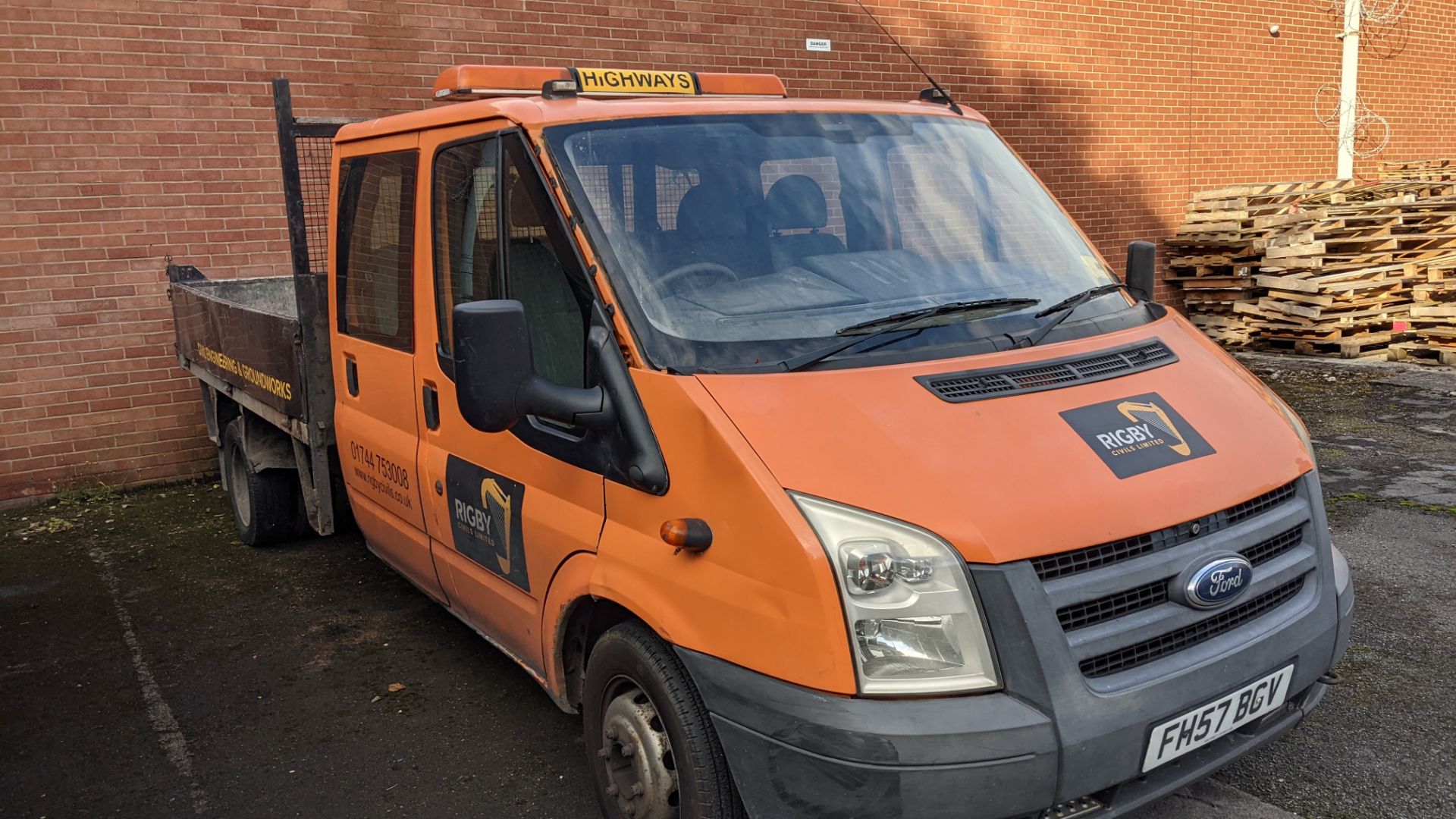 2007 Ford Transit 115 T350L Double Cab RWD dropside tipper (7 seater) - Image 13 of 26