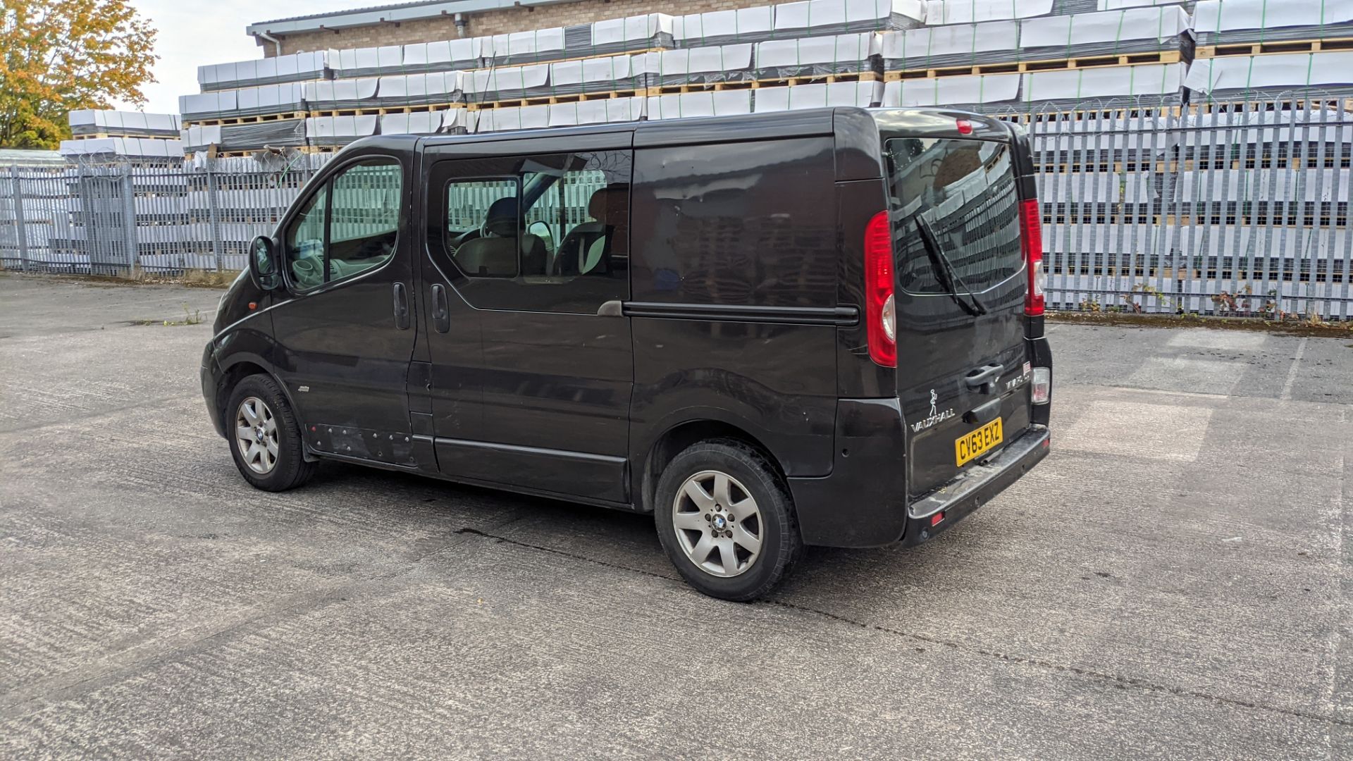 2013 Vauxhall Vivaro 2900 Sportive CDTI SWB panel van with second row of seats - Image 13 of 45