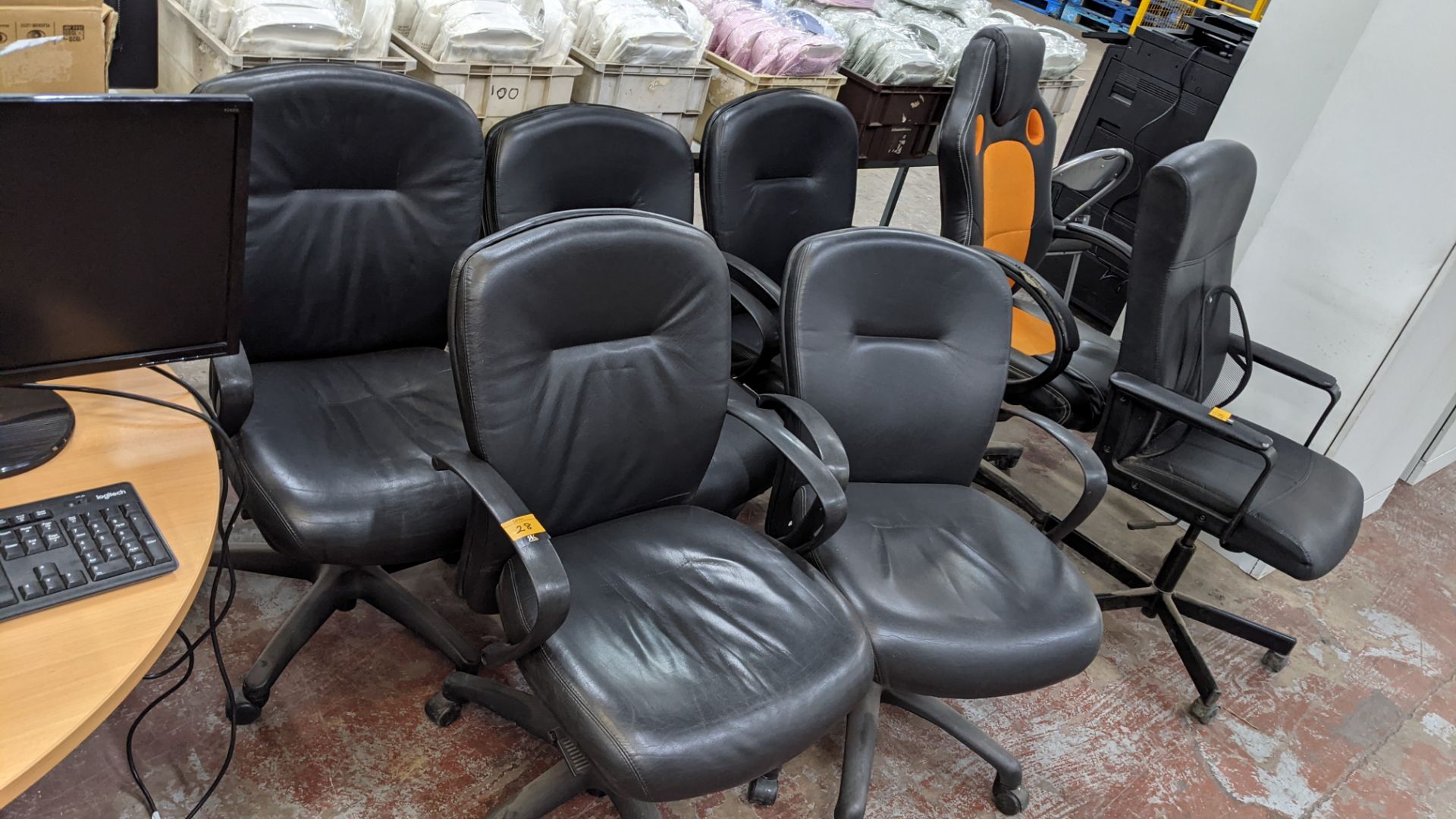 5 off matching leather exec chairs with arms - Image 3 of 6