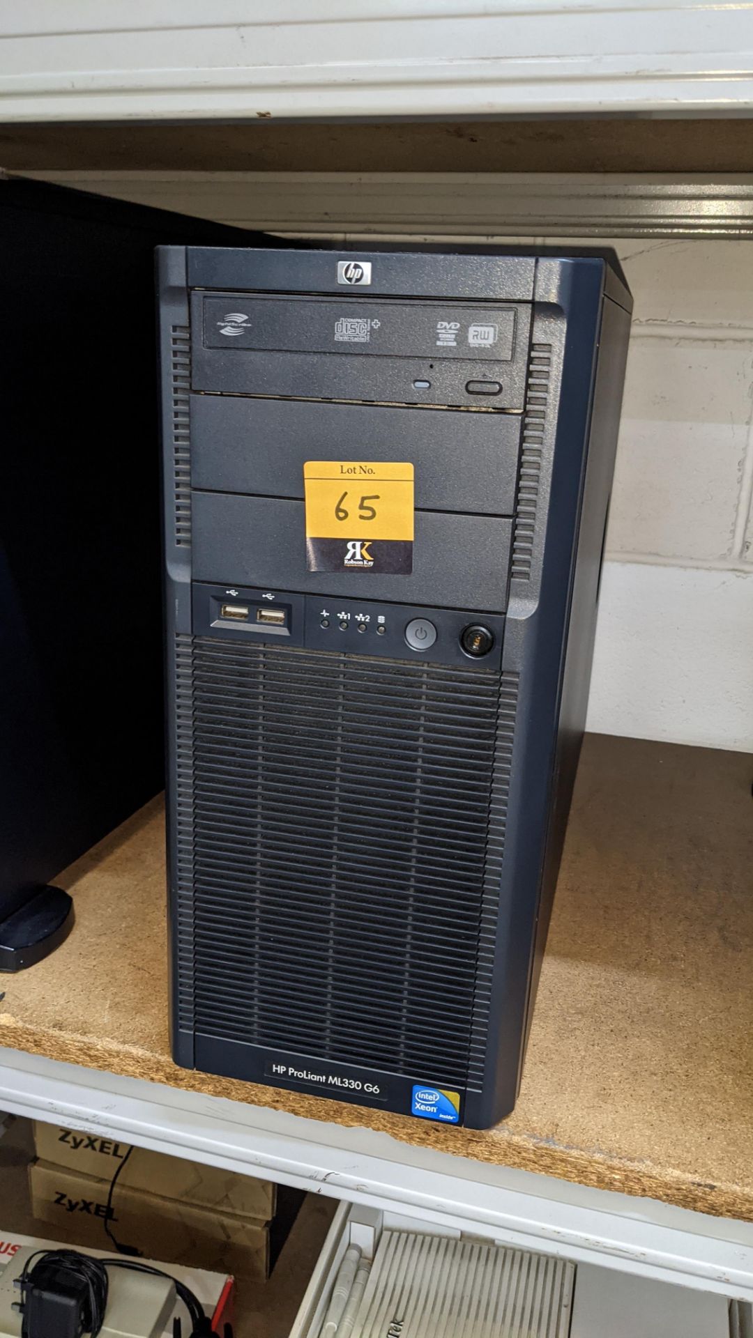 HP Proliant ML330 G6 server with 4 off 250GB hard drives & 30GB RAM - Image 4 of 5