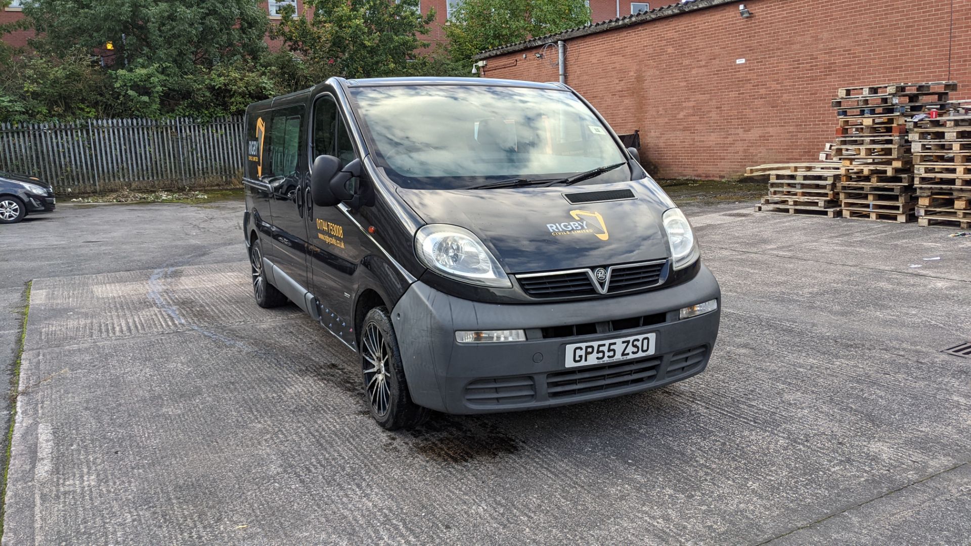 2005 Vauxhall Vivaro 2900 CDTI 100 LWB panel van with second row of seats - Image 2 of 39