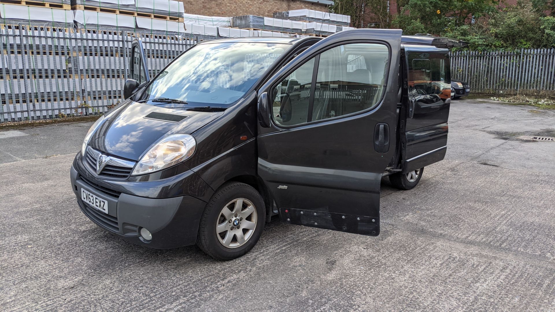 2013 Vauxhall Vivaro 2900 Sportive CDTI SWB panel van with second row of seats - Image 29 of 45