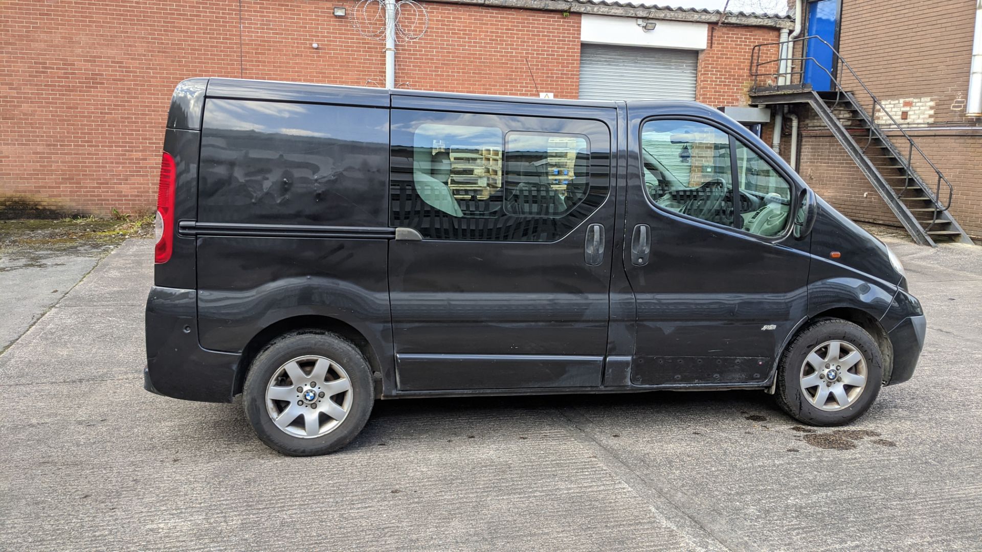 2013 Vauxhall Vivaro 2900 Sportive CDTI SWB panel van with second row of seats - Image 21 of 45